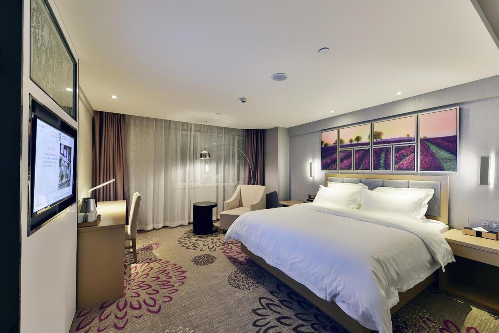 Deluxe King size bed Room photo 2
