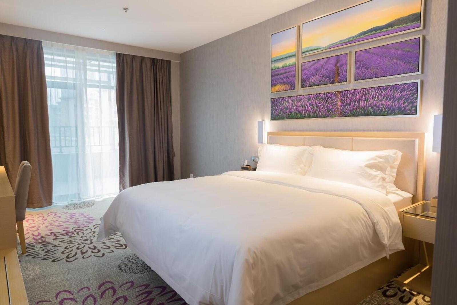 Deluxe King size bed Room photo 2