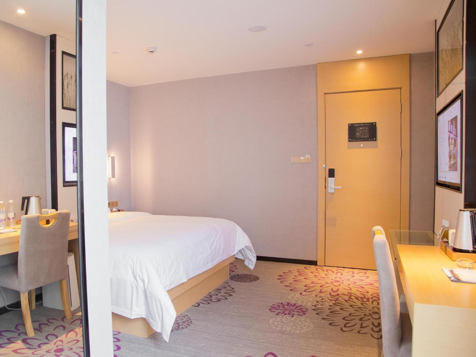 Deluxe Bed Room