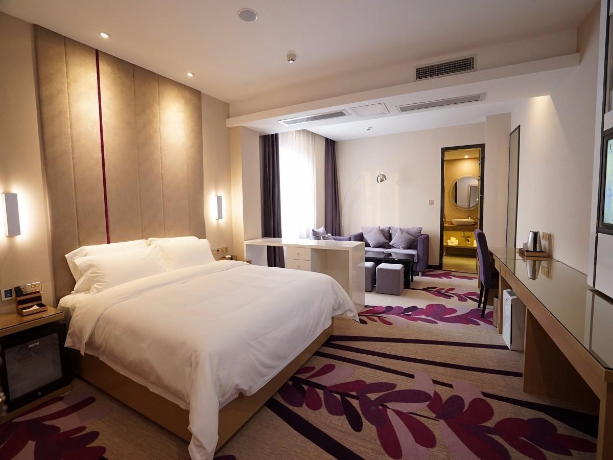 Deluxe Suite photo 2