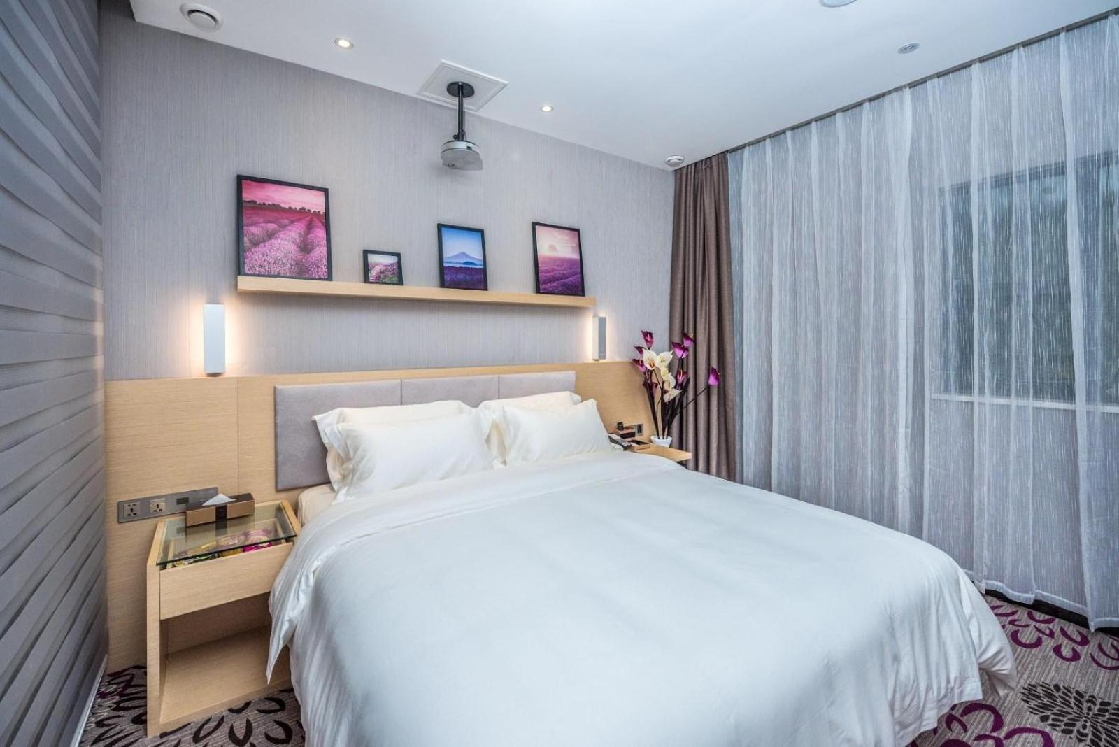 Deluxe King size bed Room