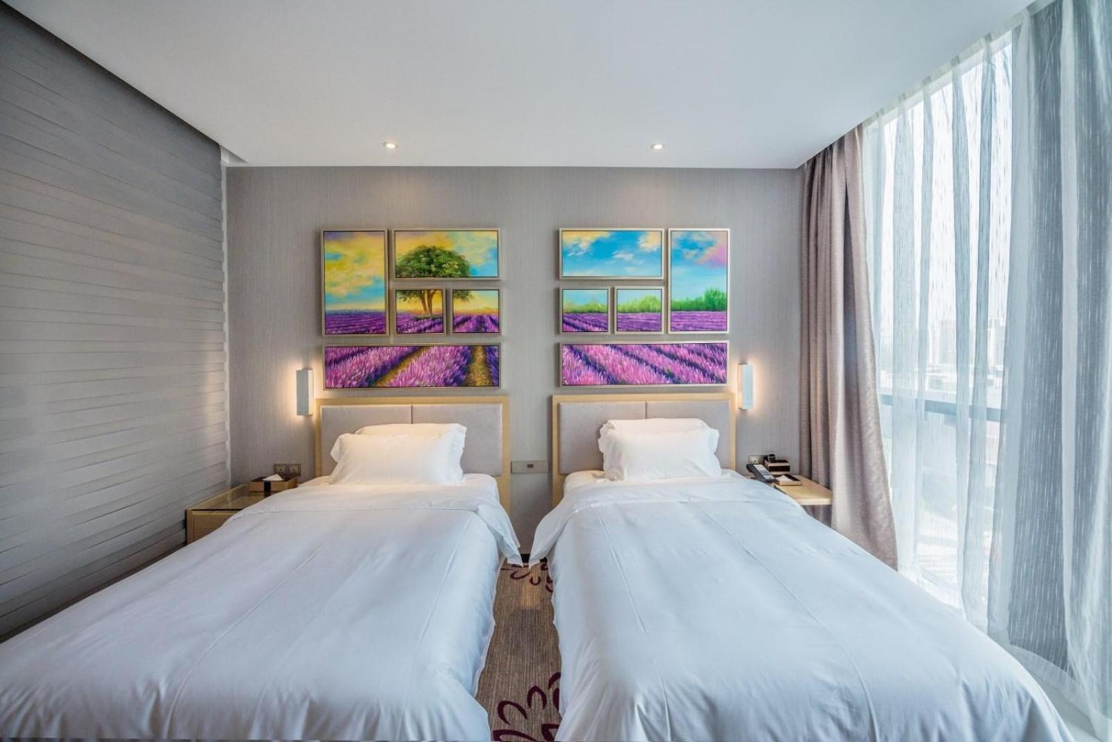 Deluxe Twin Bed Room