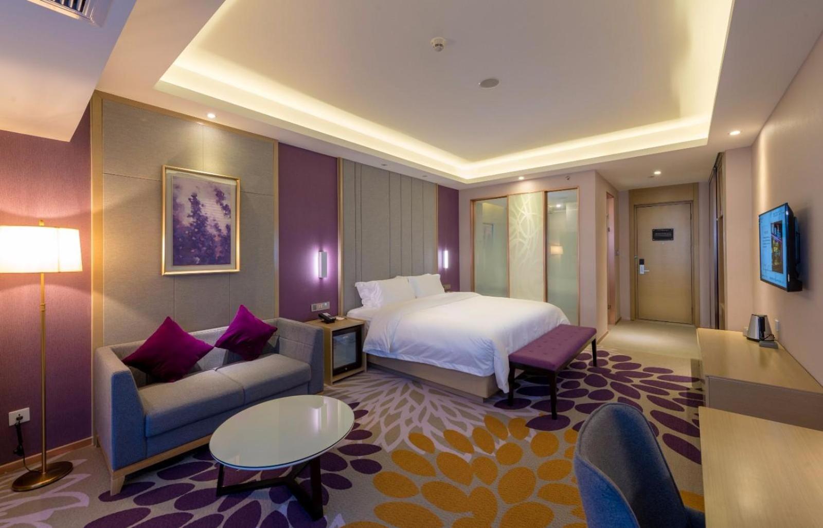 Deluxe King size bed Room photo 3