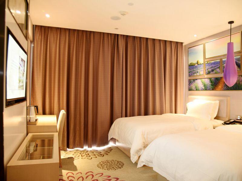 Deluxe Twin Bed Room