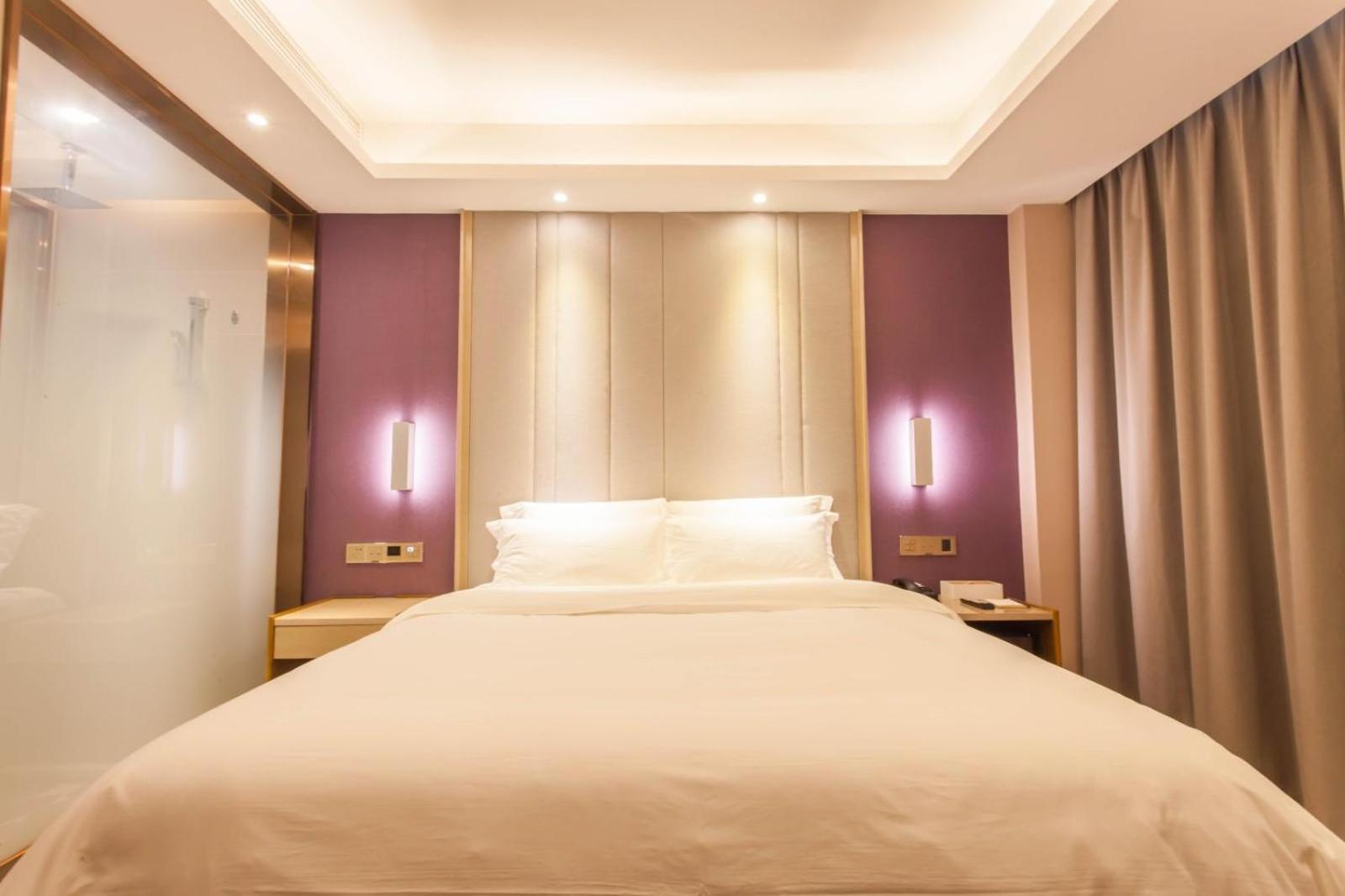 Deluxe King size bed Room