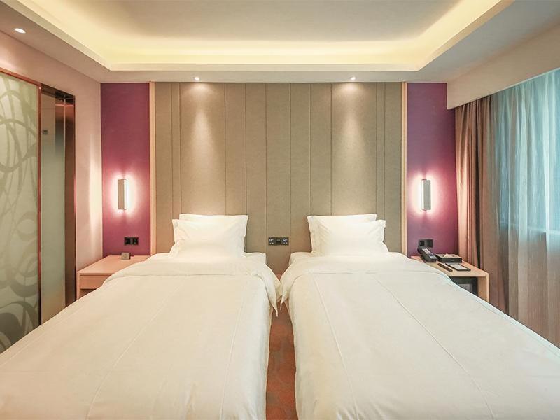 Mainland Chinese Citizens - Deluxe Twin Room photo 3