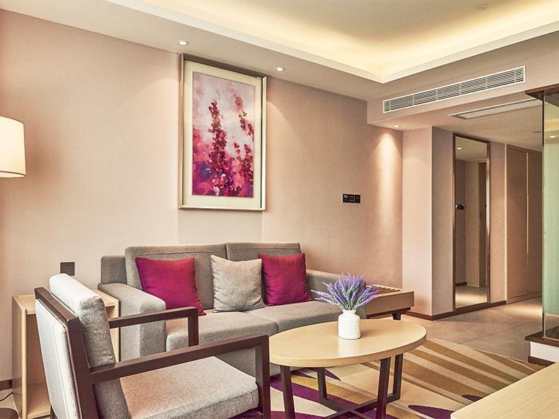 Mainland Chinese Citizens - Deluxe Suite photo 2