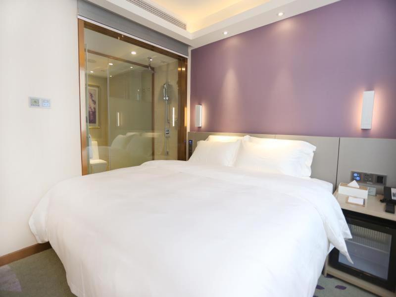 Deluxe King size bed Room