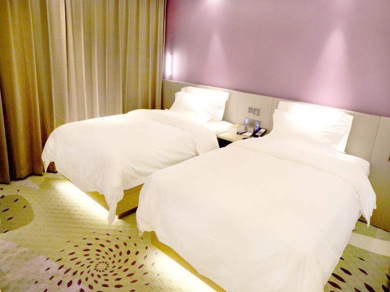 Deluxe Twin Bed Room
