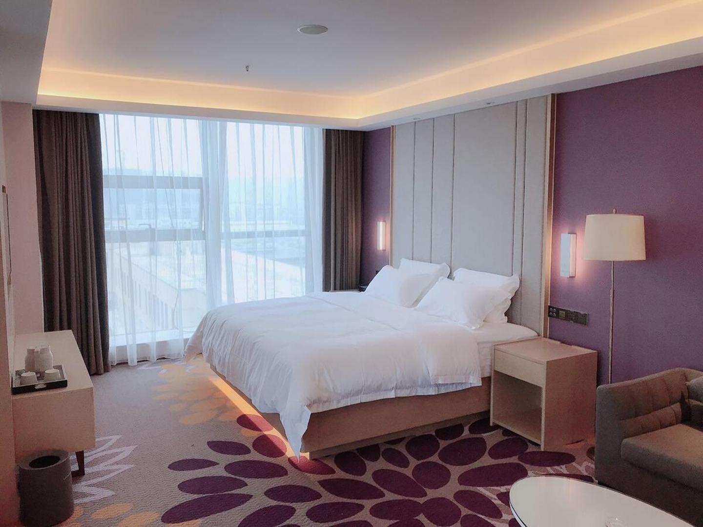 Deluxe Suite - Photo 6