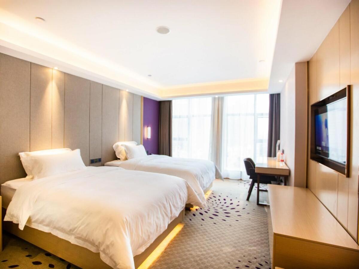 Deluxe Twin Bed Room