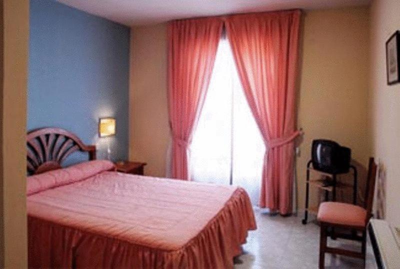 Double or Twin Room photo 2