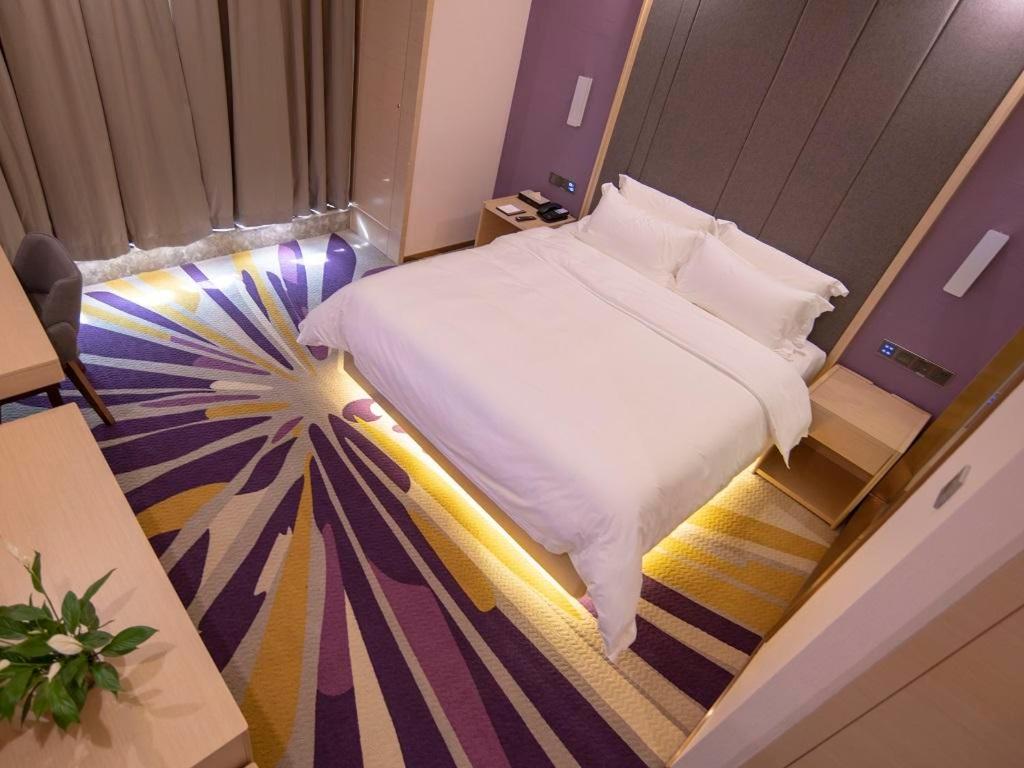 Deluxe King size bed Room photo 1