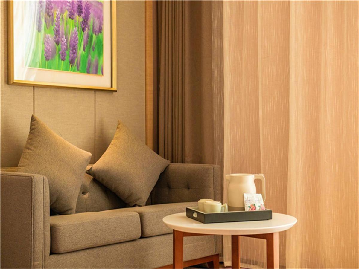 Deluxe Family Room photo 3