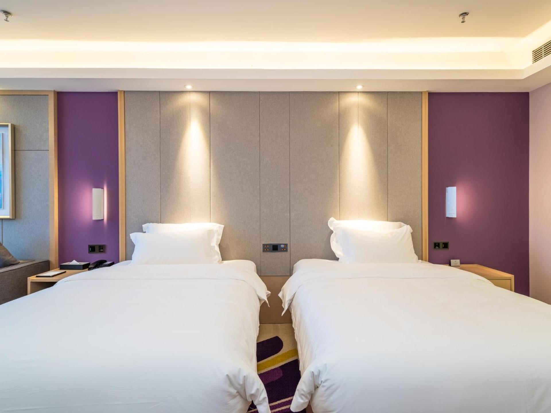 Twin Room With View