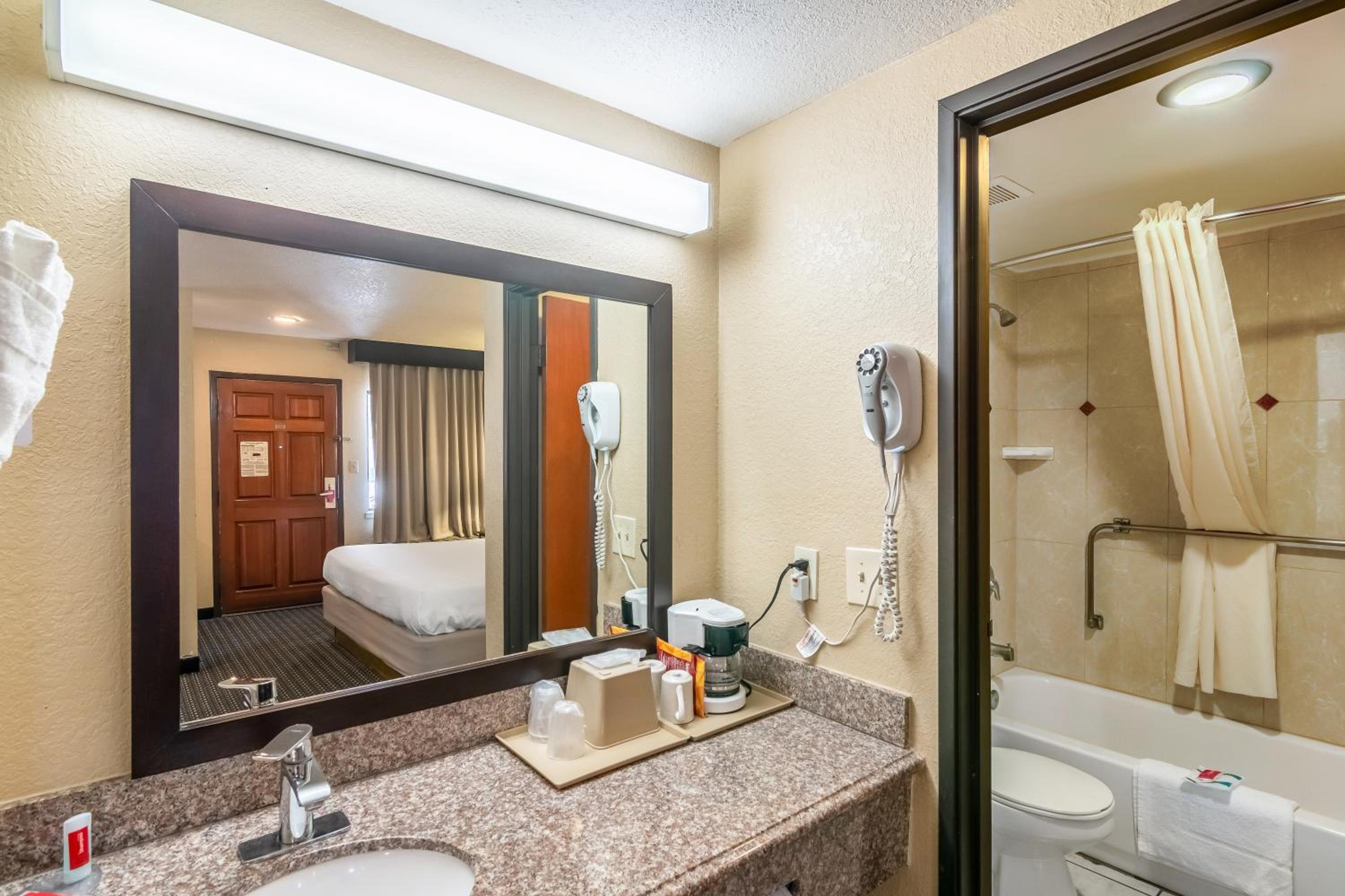 King Suite - Photo 4