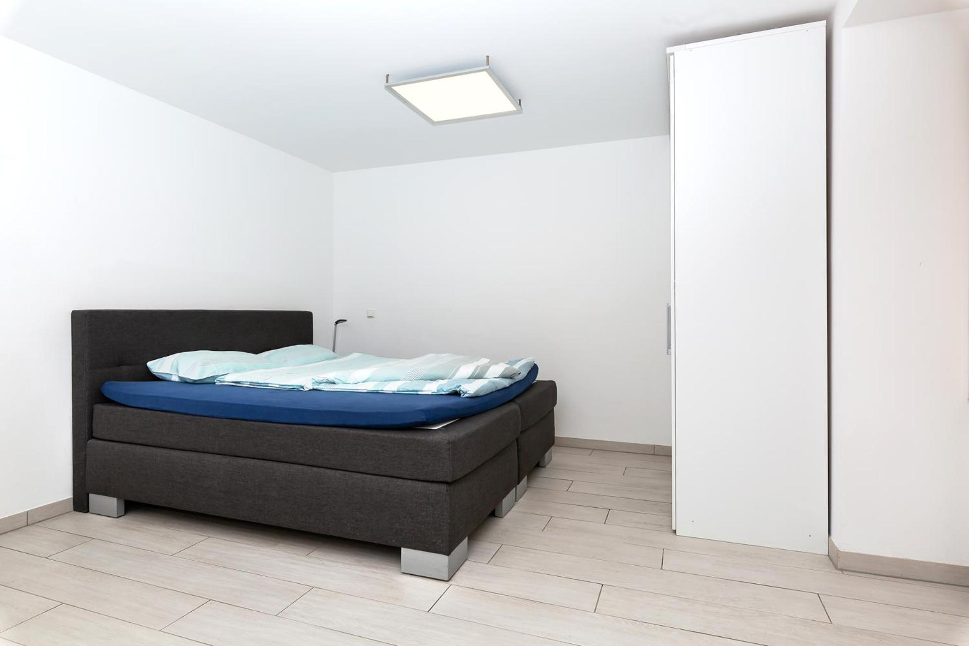 One-Bedroom Apartment photo 3