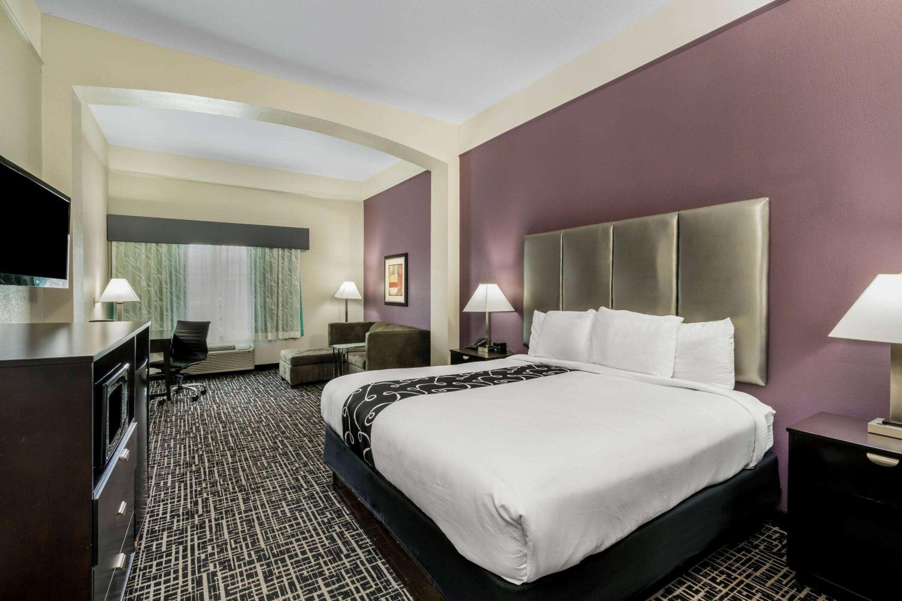 Executive King Room - Non-Smoking photo 2