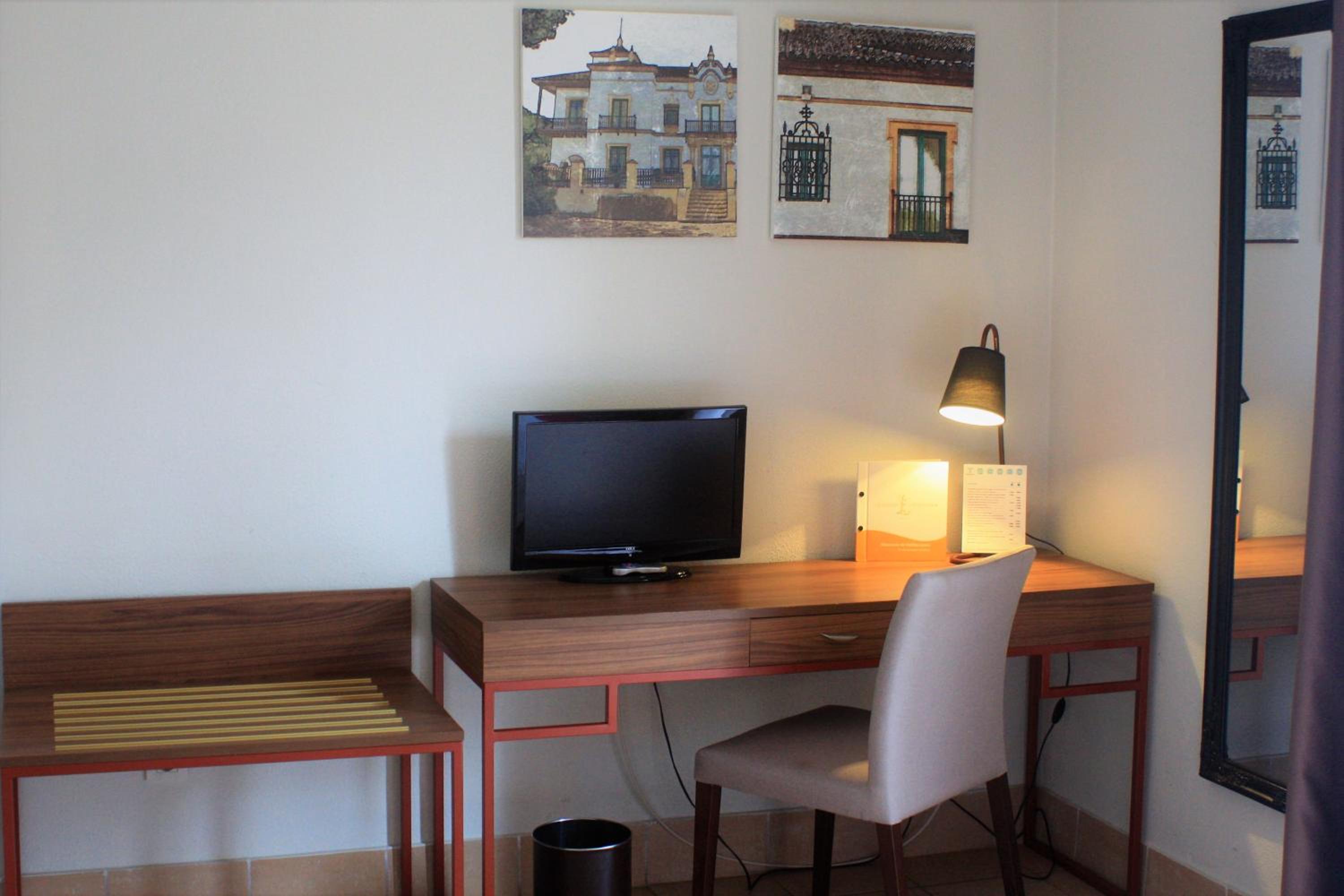 Superior Double or Twin Room - Photo 3