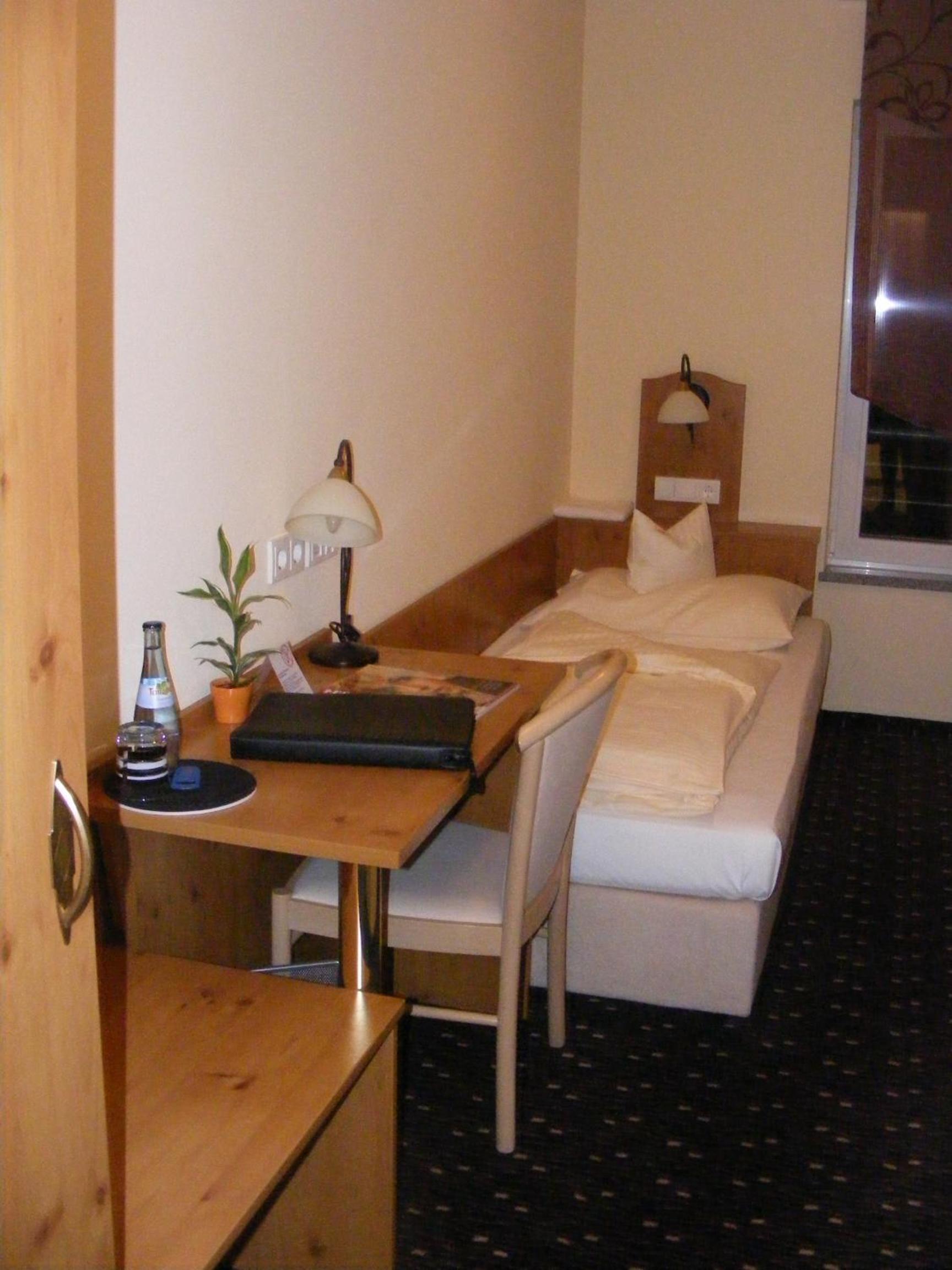 Single Room photo 1