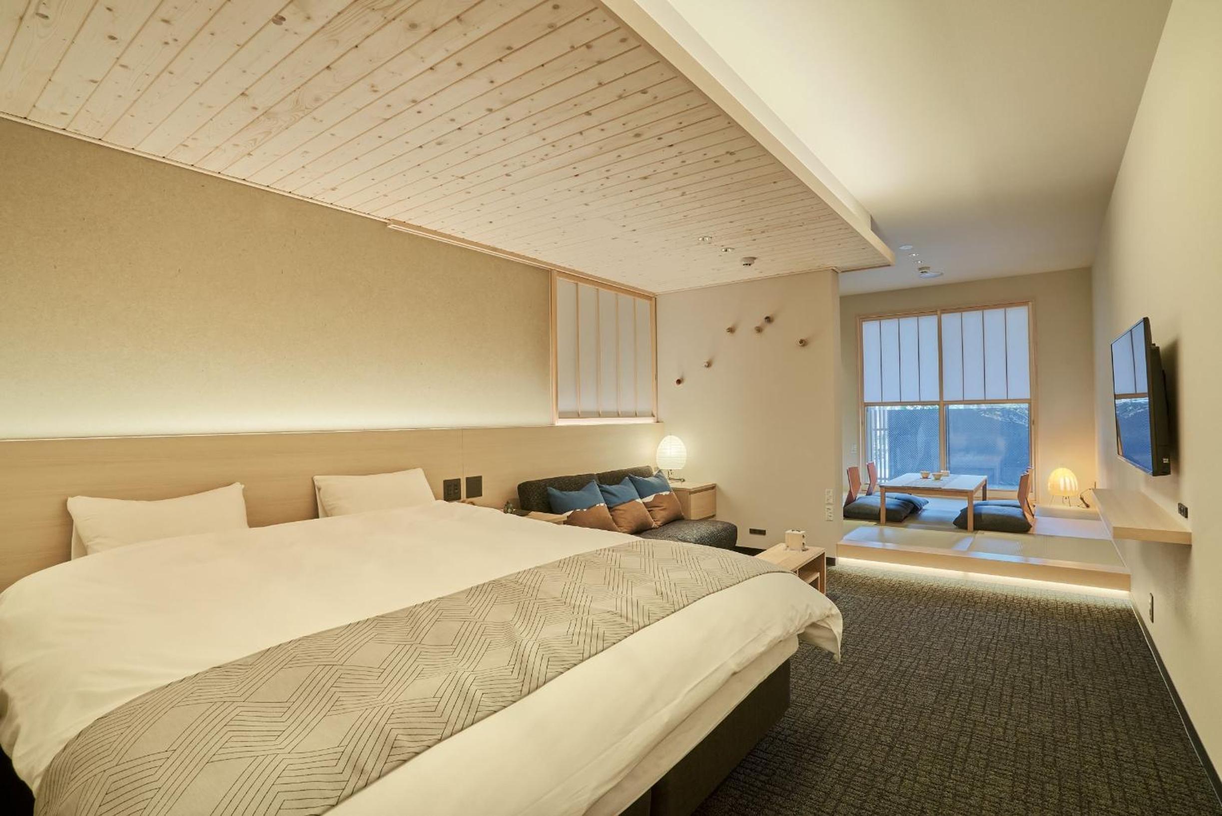 Deluxe King Suite