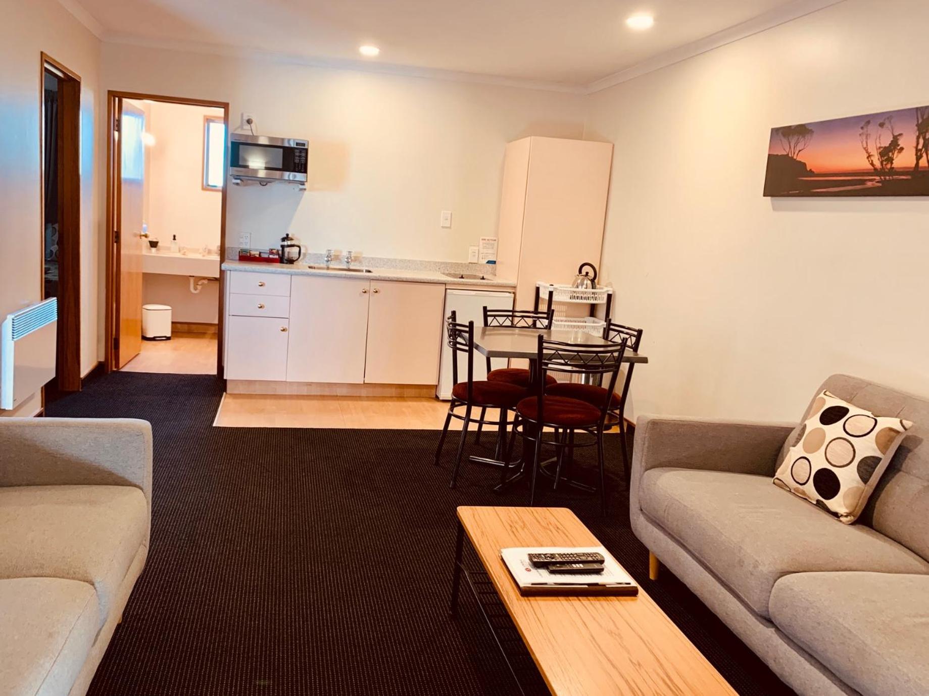 Standard Two-Bedroom Apartment photo 2