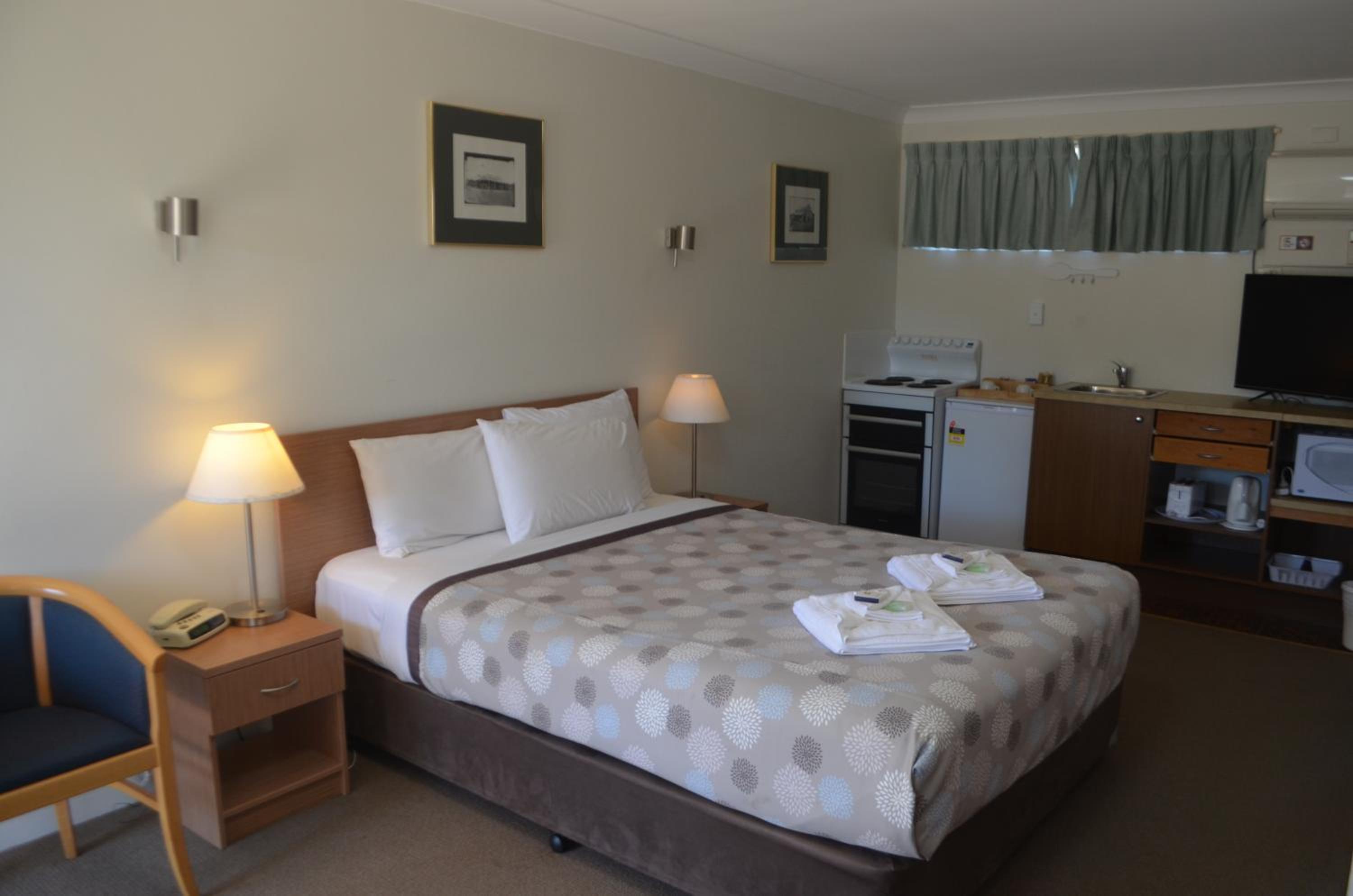 Queen Room with Kitchenette