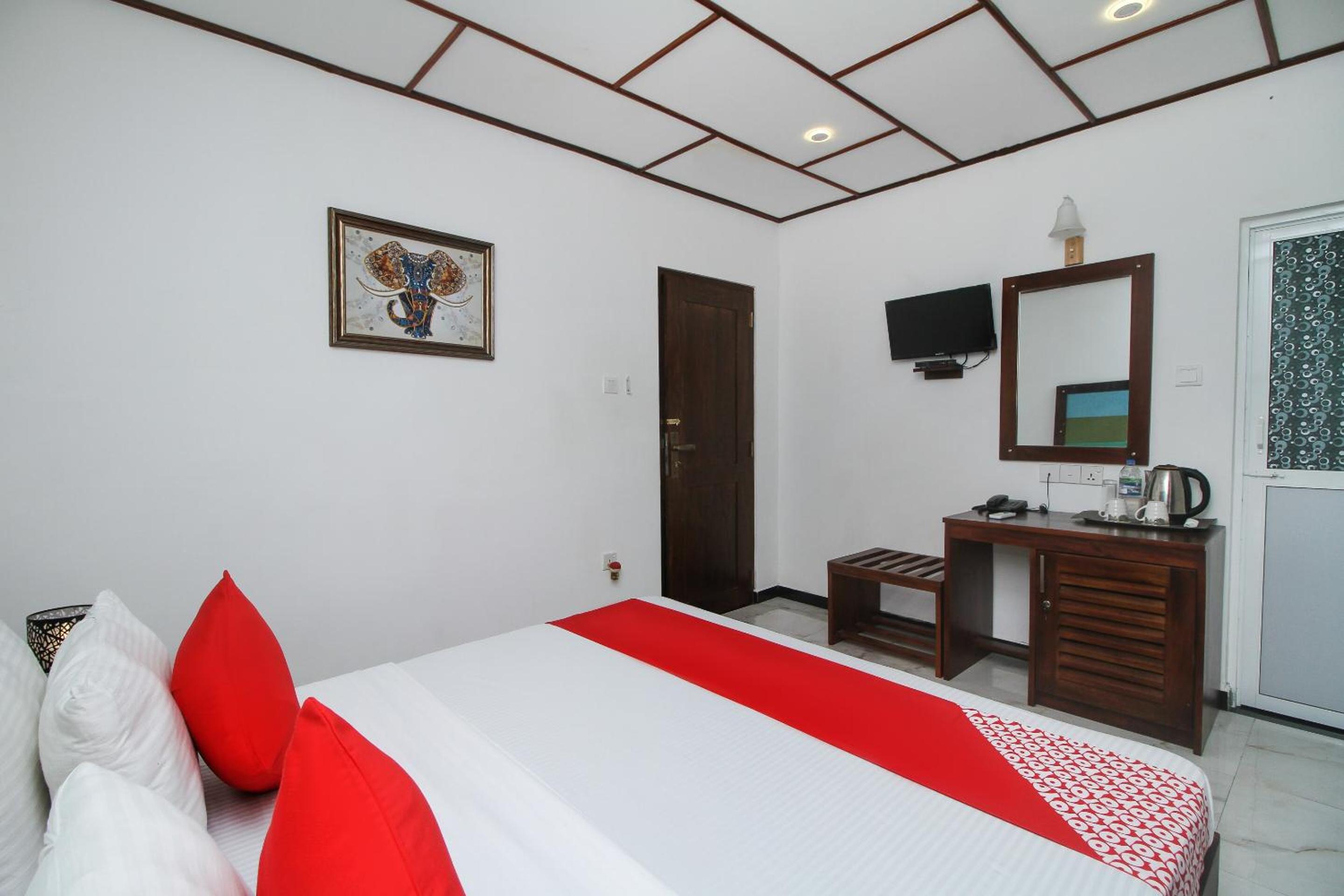 Deluxe Double Room - Photo 30