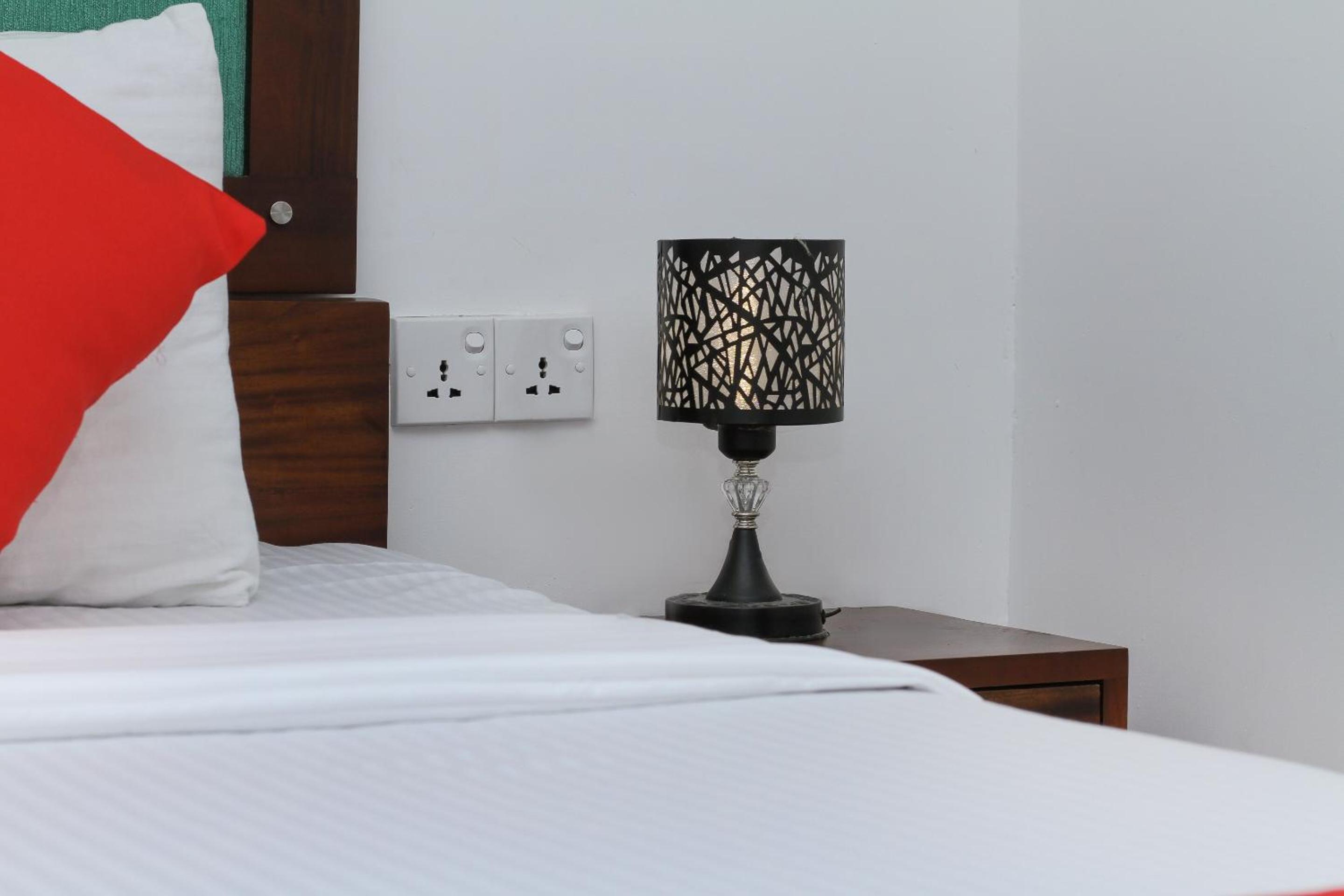 Deluxe Double Room - Photo 15