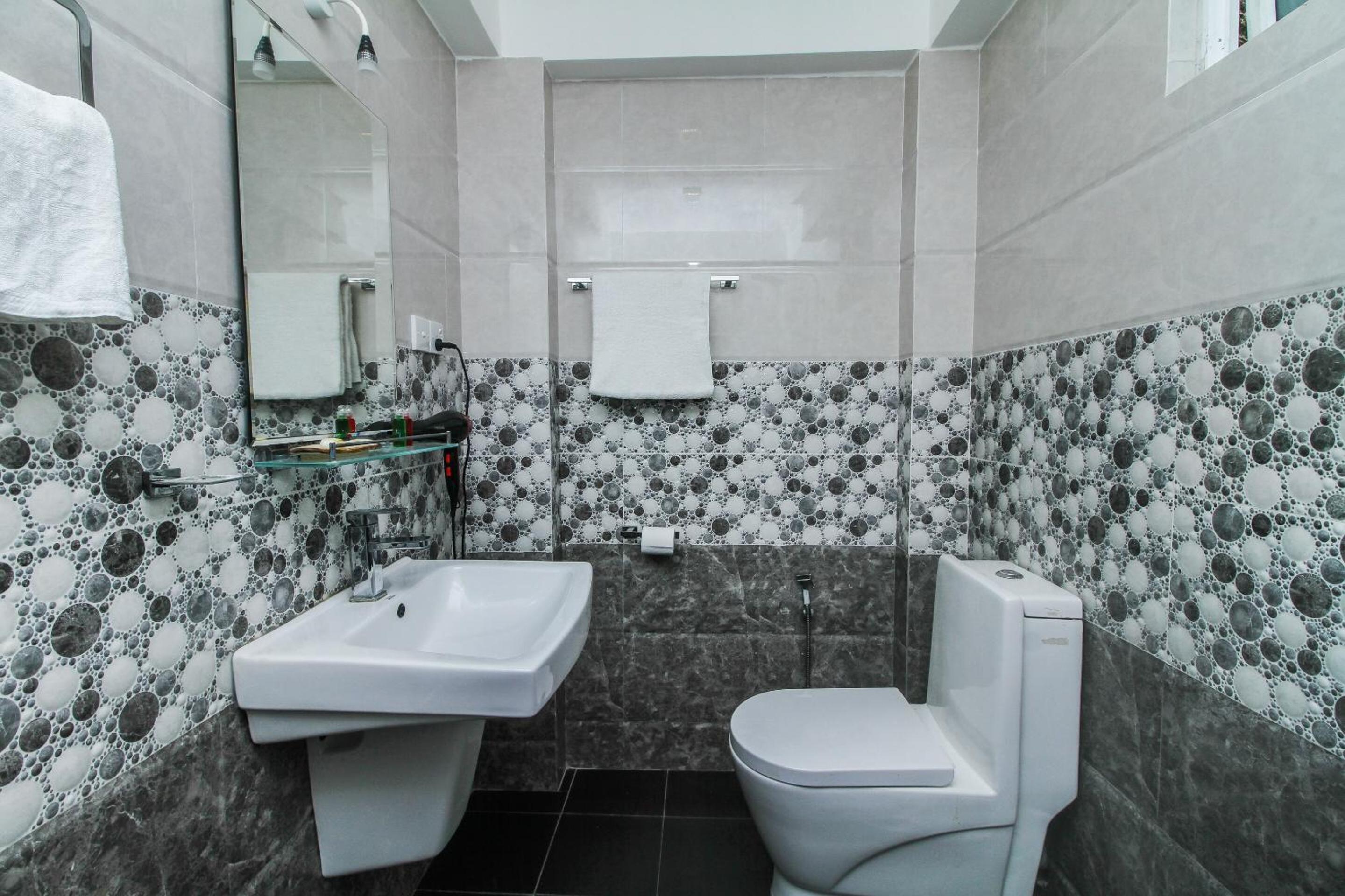 Deluxe Double Room - Photo 12
