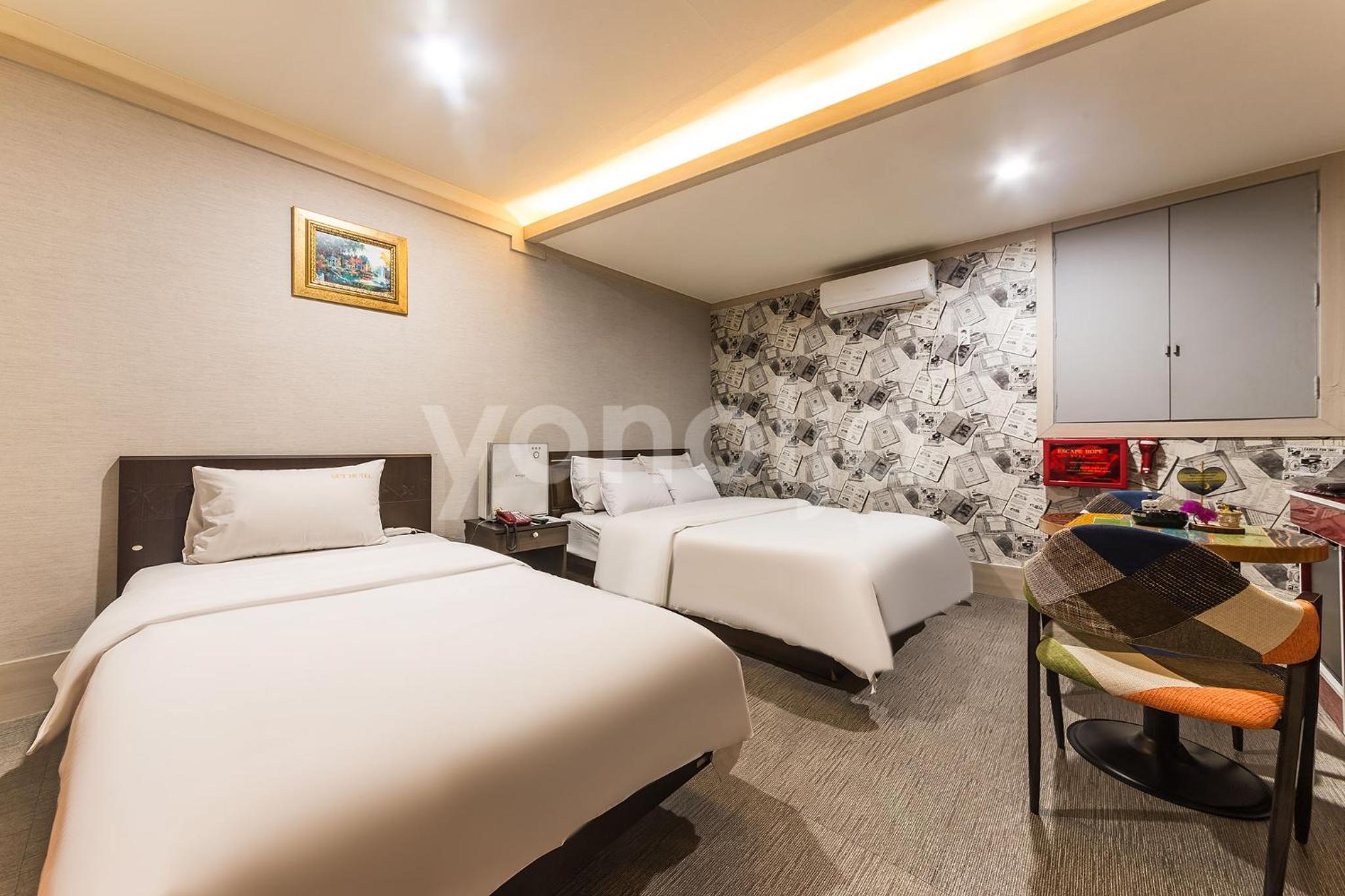 Double or Twin Room photo 2