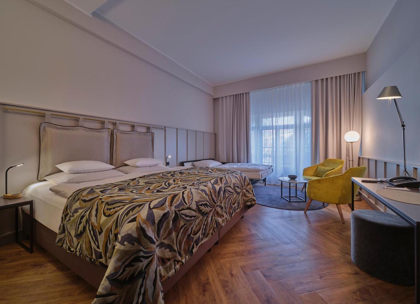 Deluxe Double or Twin Room photo 2