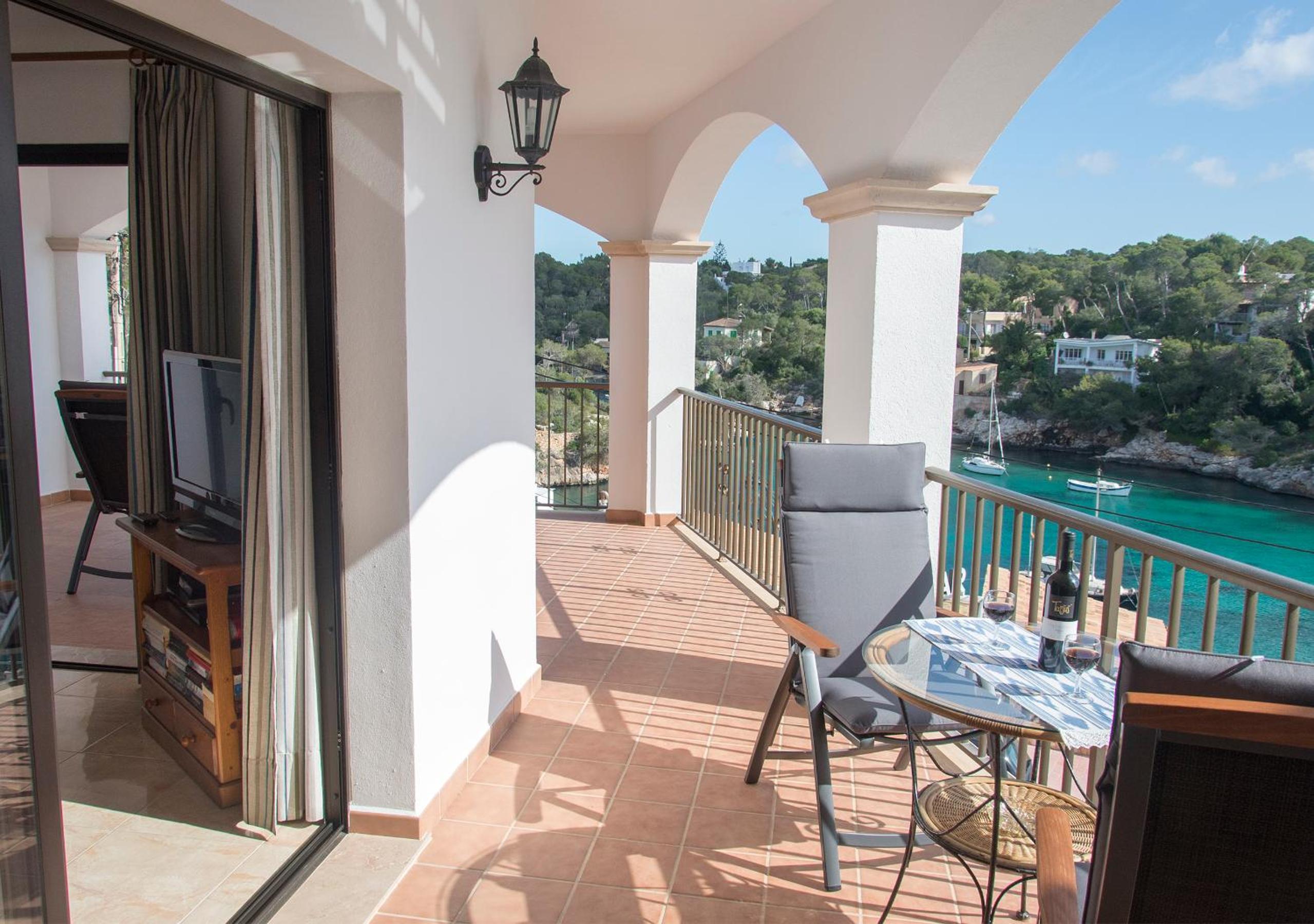 Apartment with Sea View photo 2