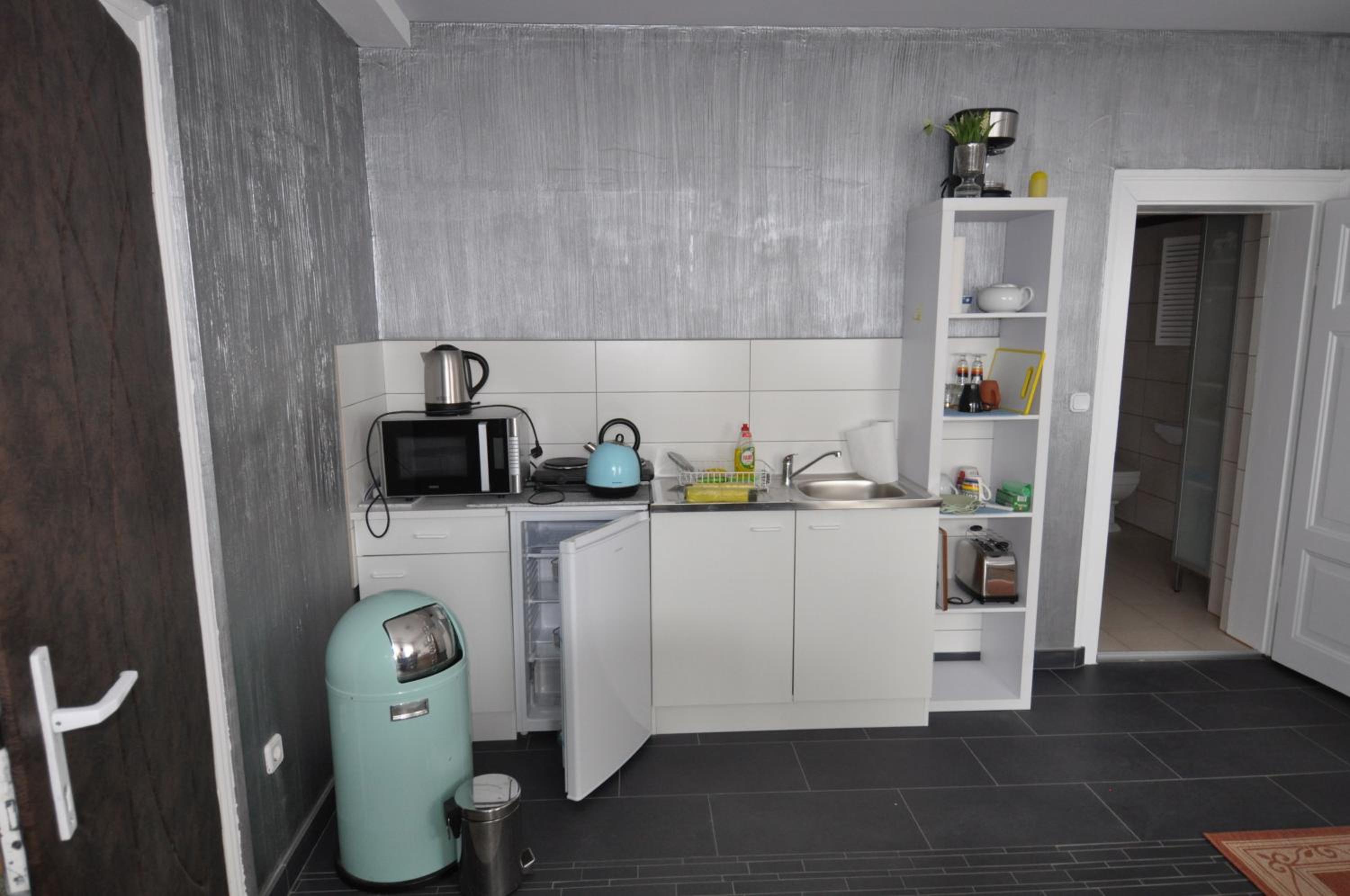Single Room with Bathroom photo 1