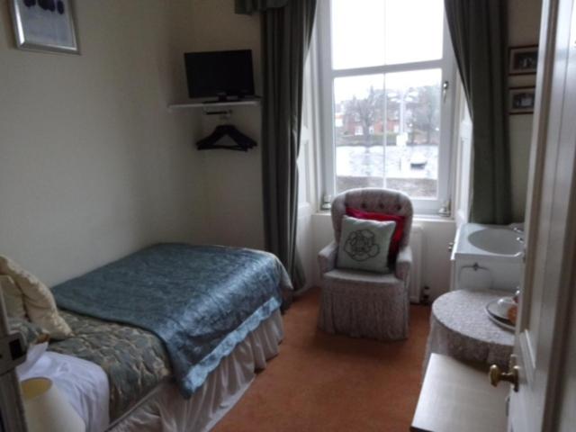 Single Room with Private External Showeroom photo 1