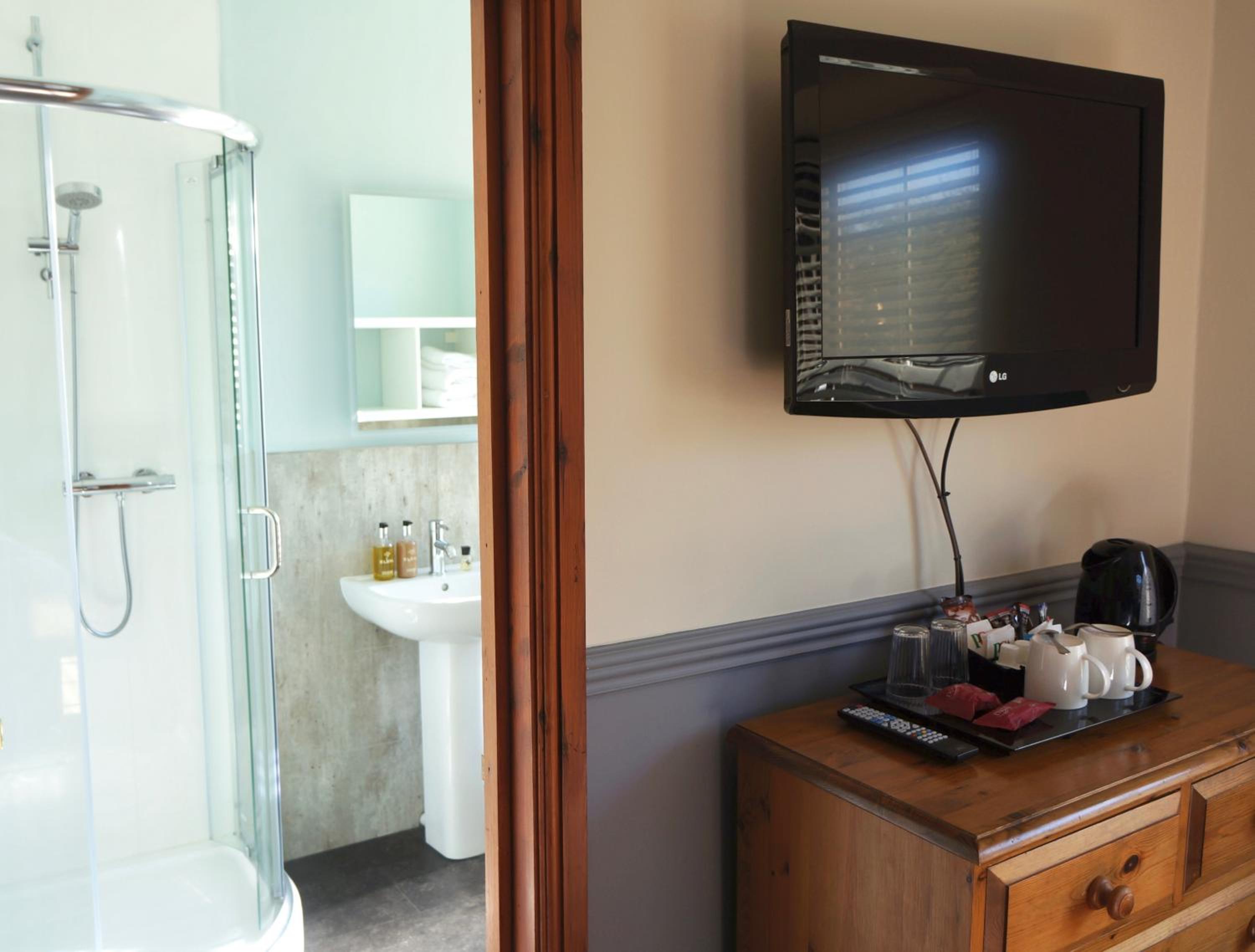 Double Room with Private Bathroom - Photo 3