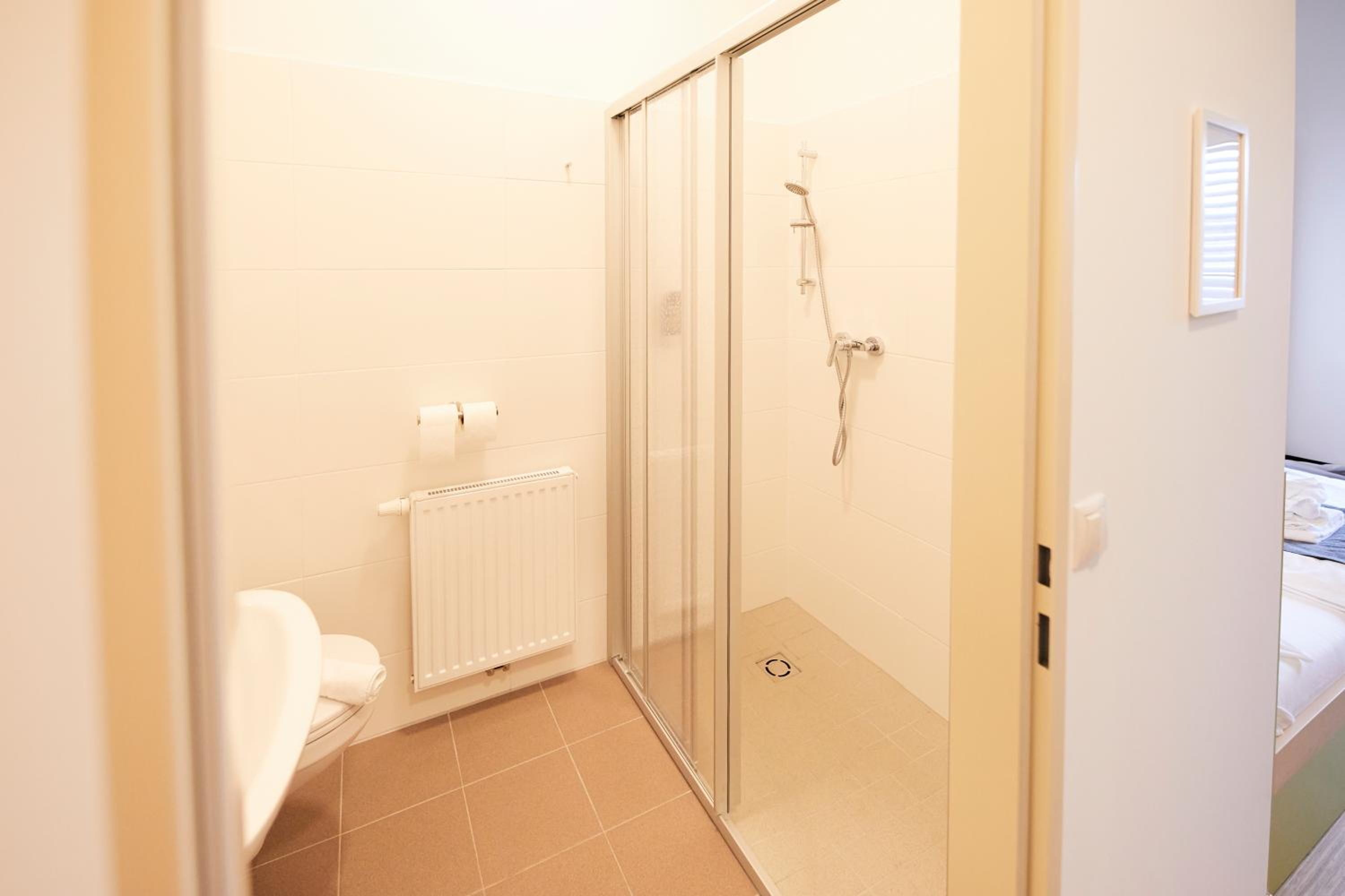 Standard Double Room - Photo 6