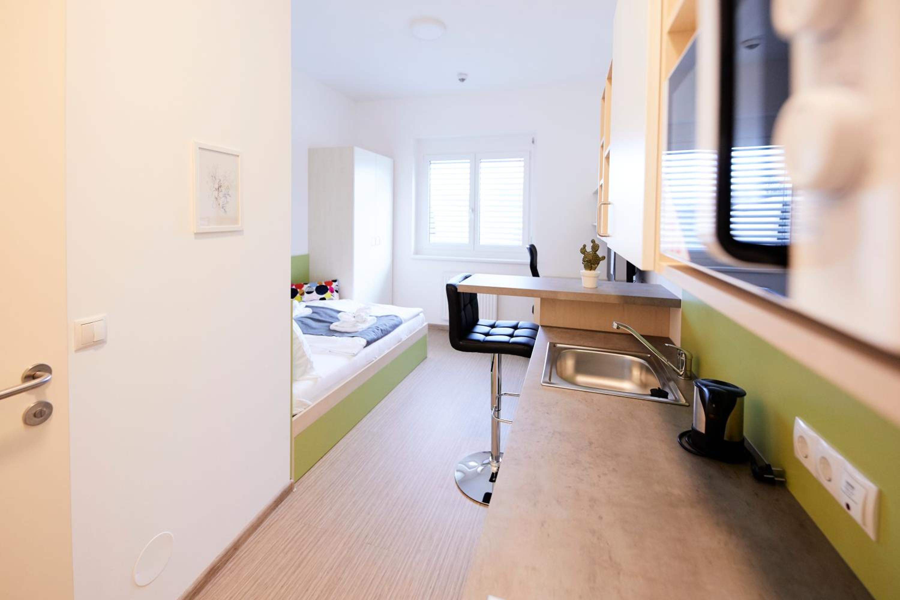 Standard Double Room - Photo 3