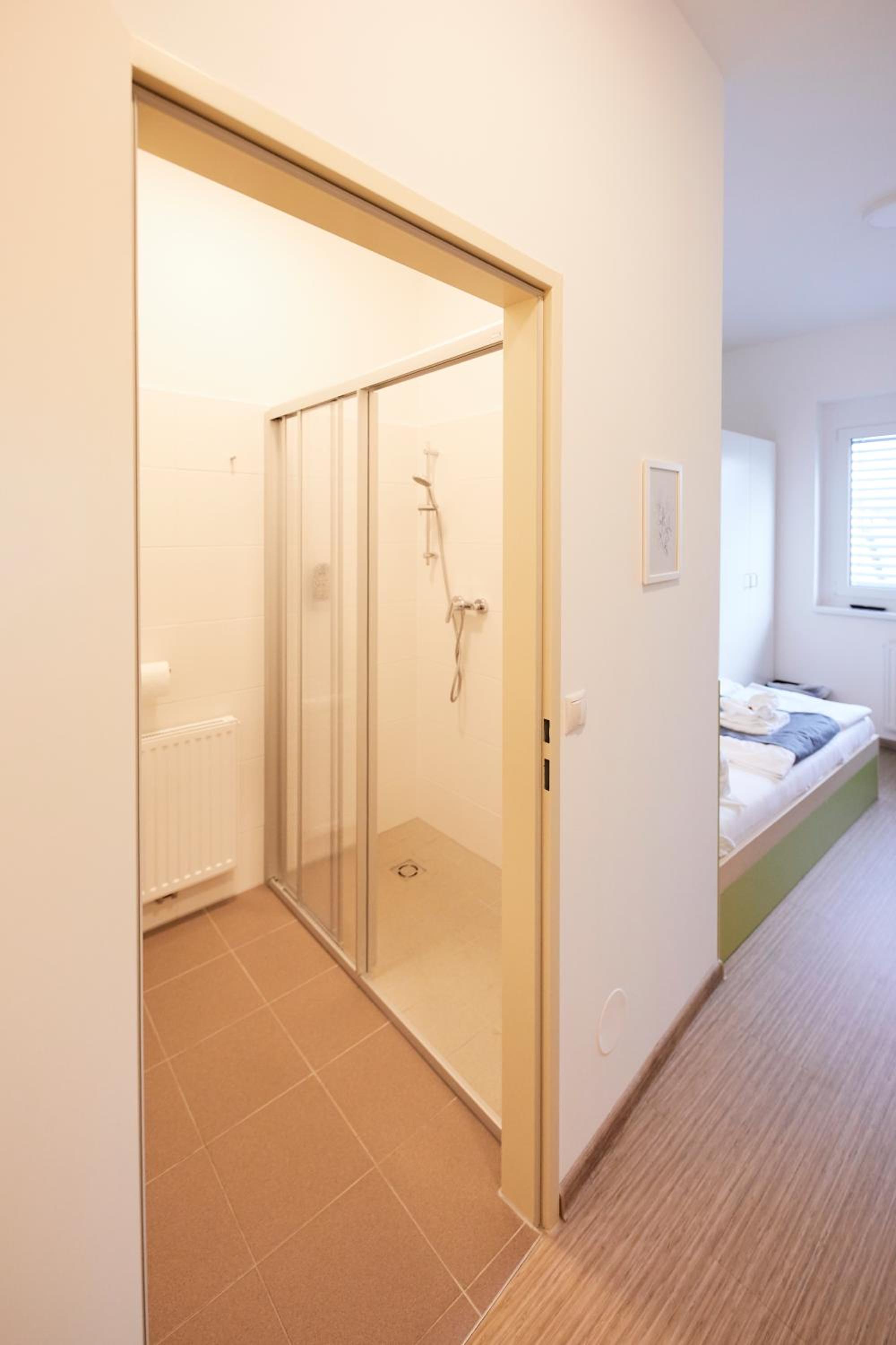 Standard Double Room - Photo 8