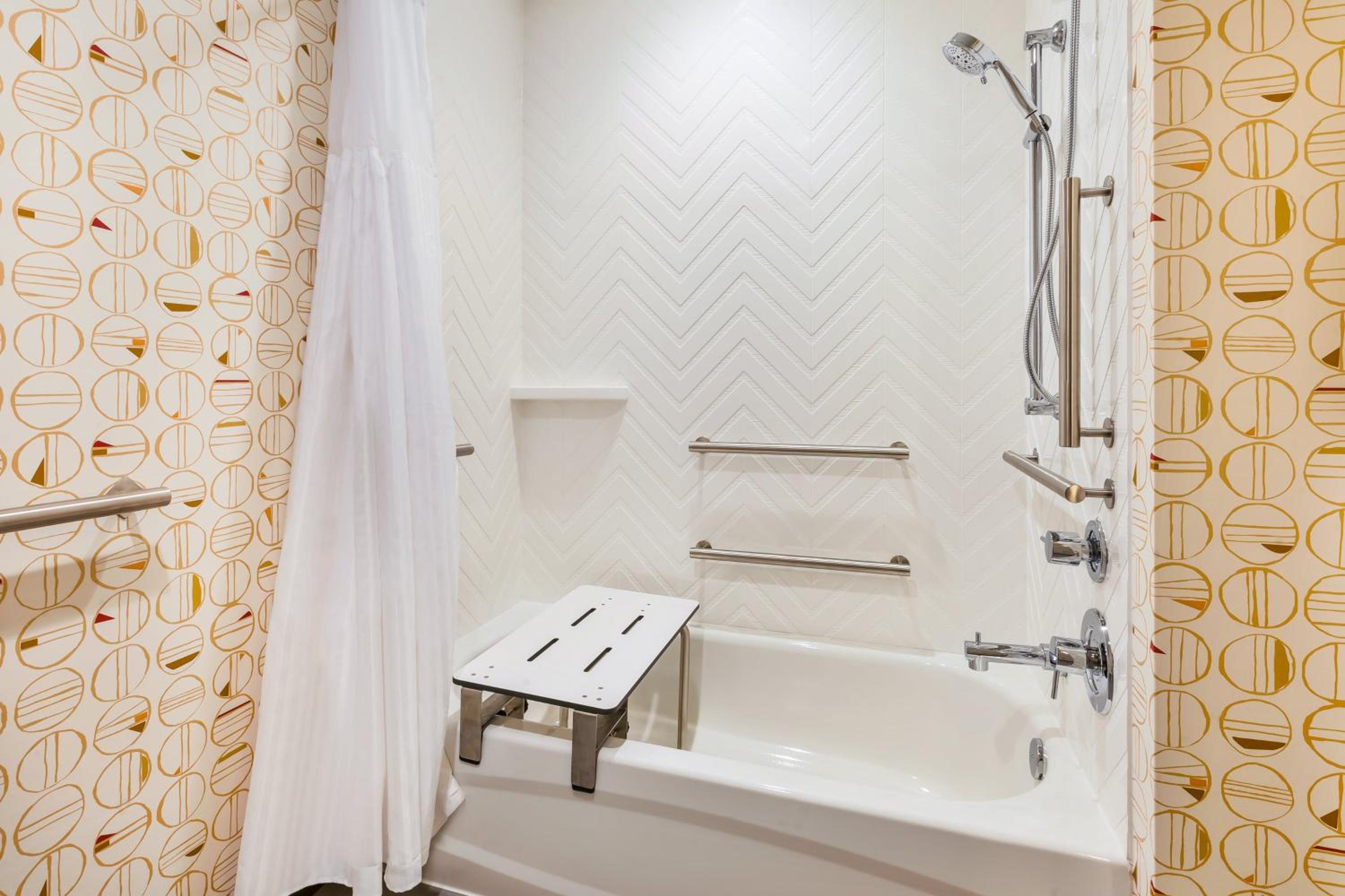 King Room - Mobility Access/Hearing Accessible photo 2