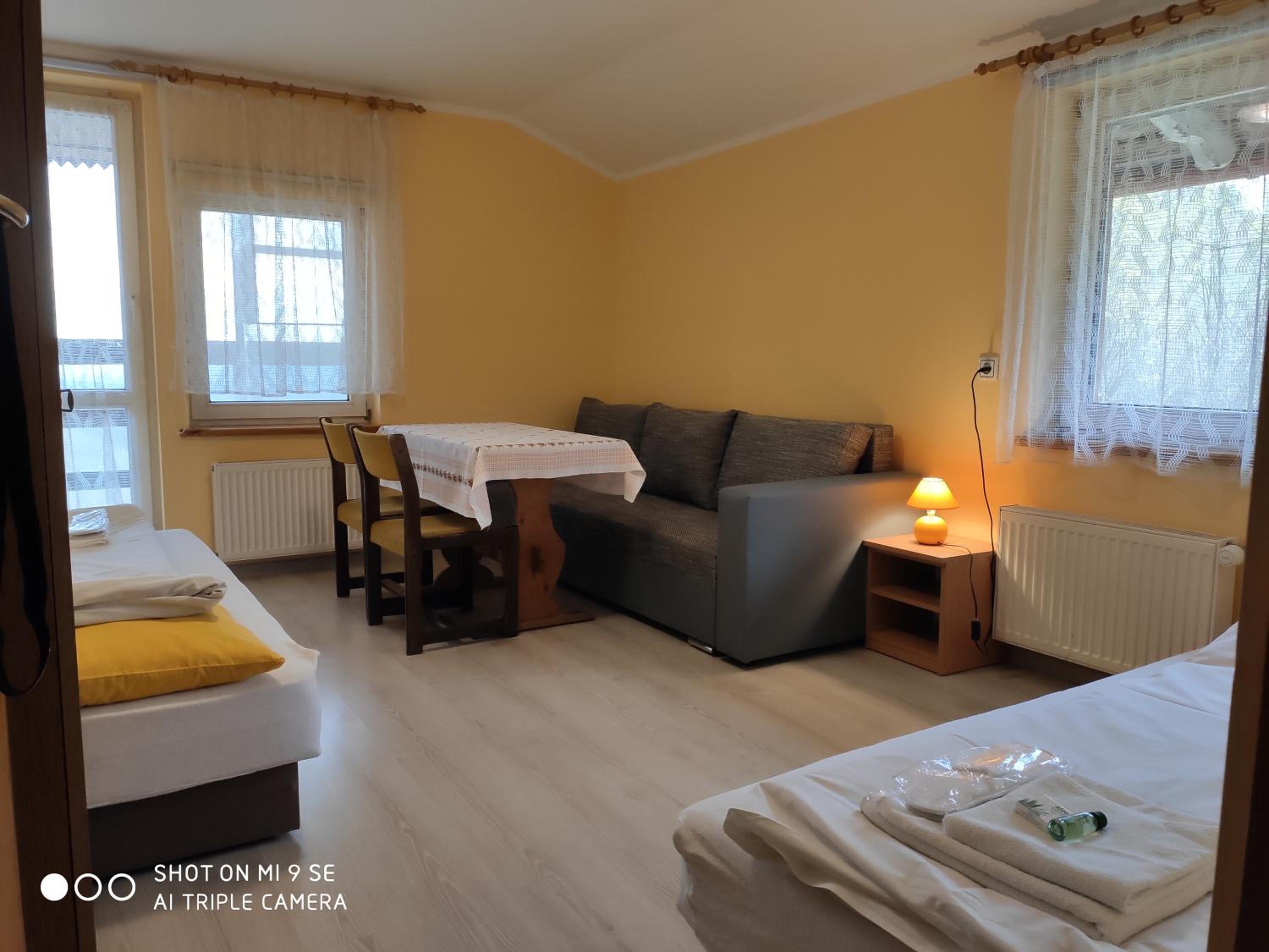 Quadruple Room with Mountain View photo 3