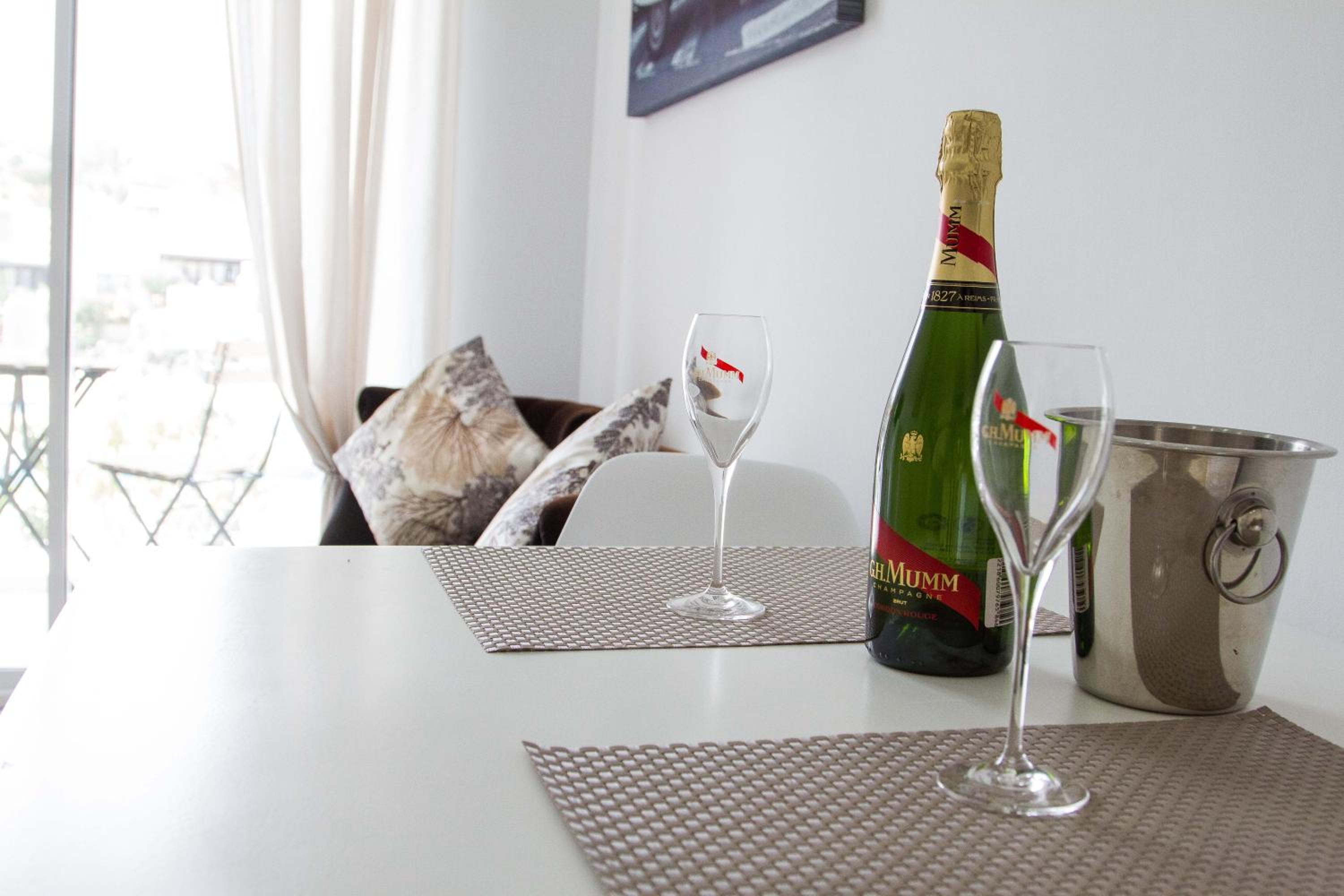 One-Bedroom Apartment - Photo 25