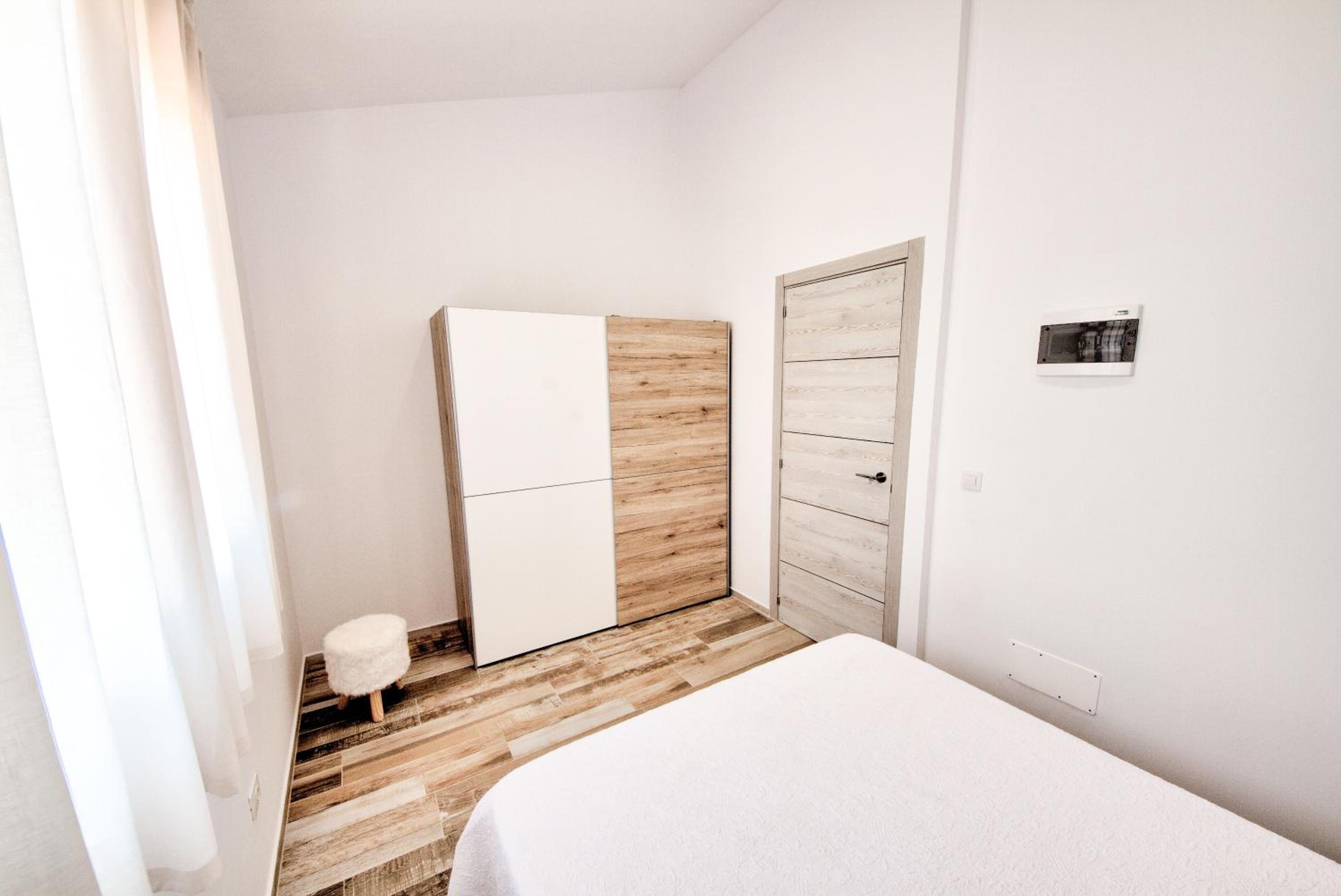 One-Bedroom Apartment - Photo 23