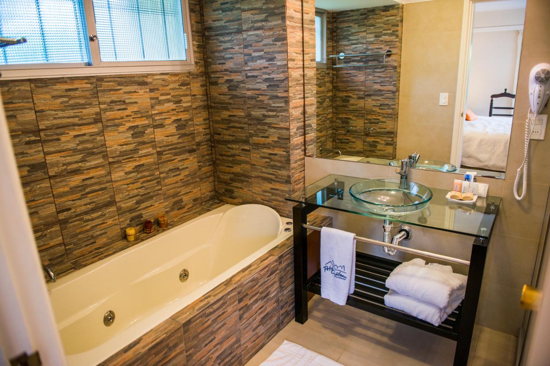 Deluxe King Room photo 2