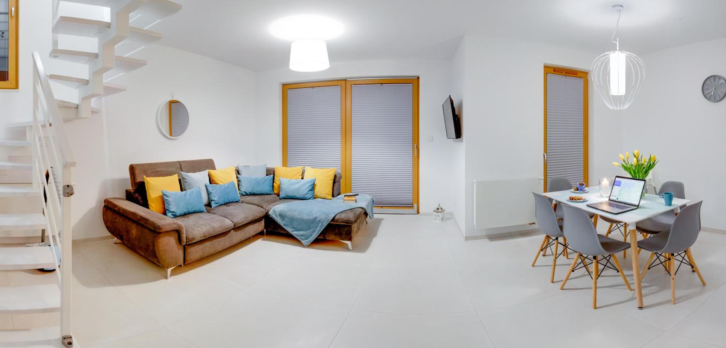Three-Bedroom House photo 2