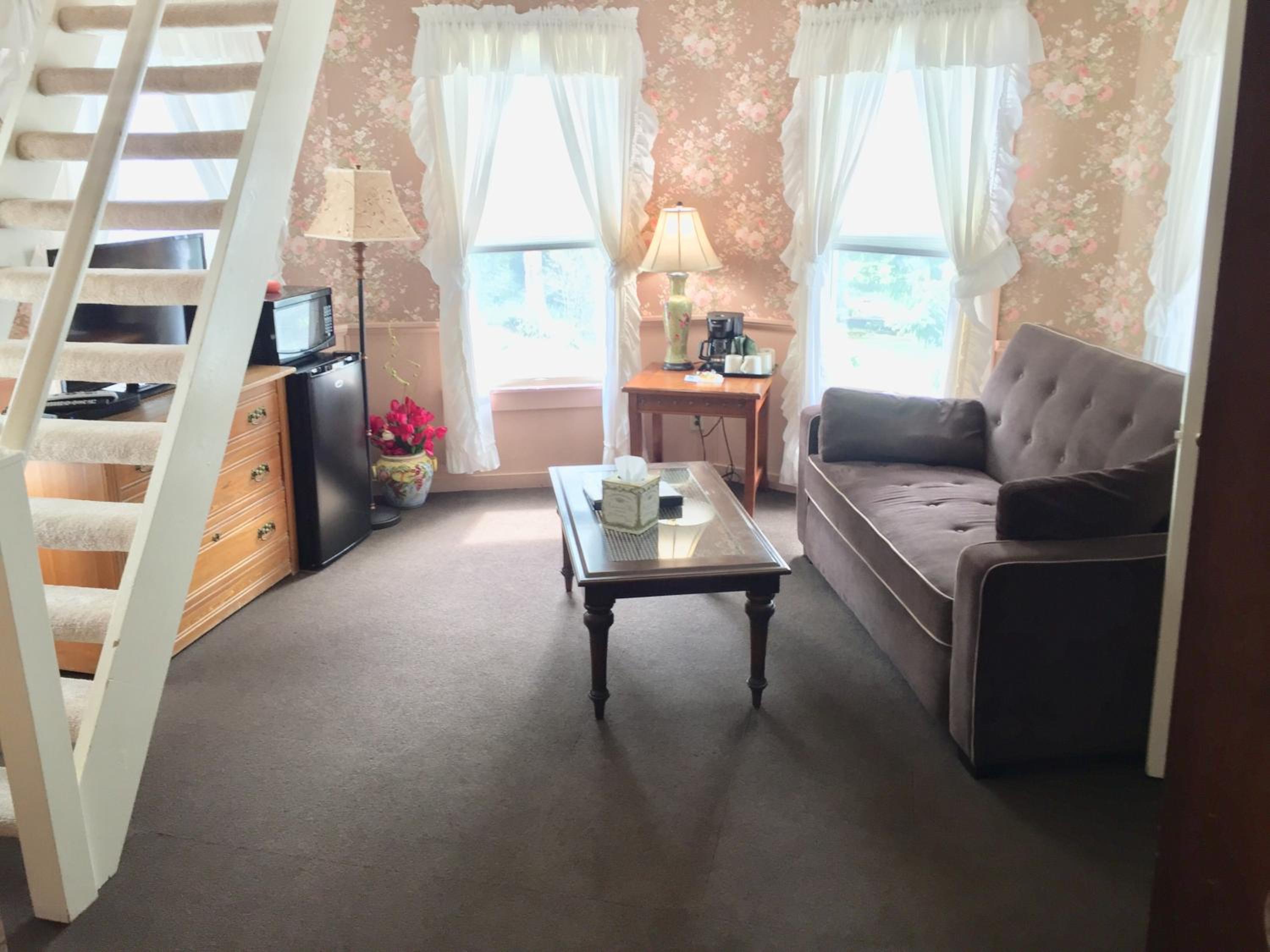 Upper Tower Suite With Ladder Type Stairs - Adults only (NO Pets) photo 1