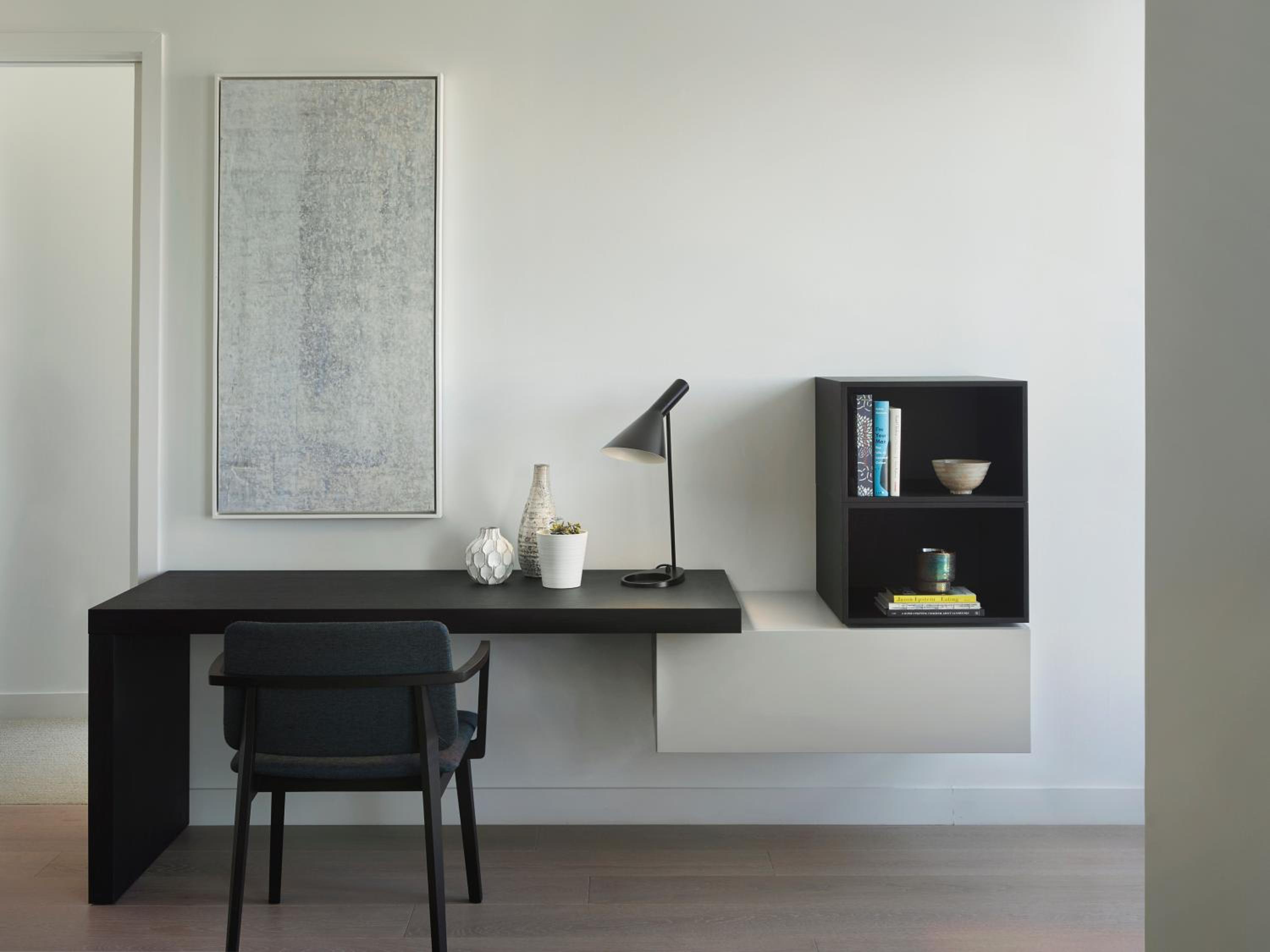 One-Bedroom Suite with Library