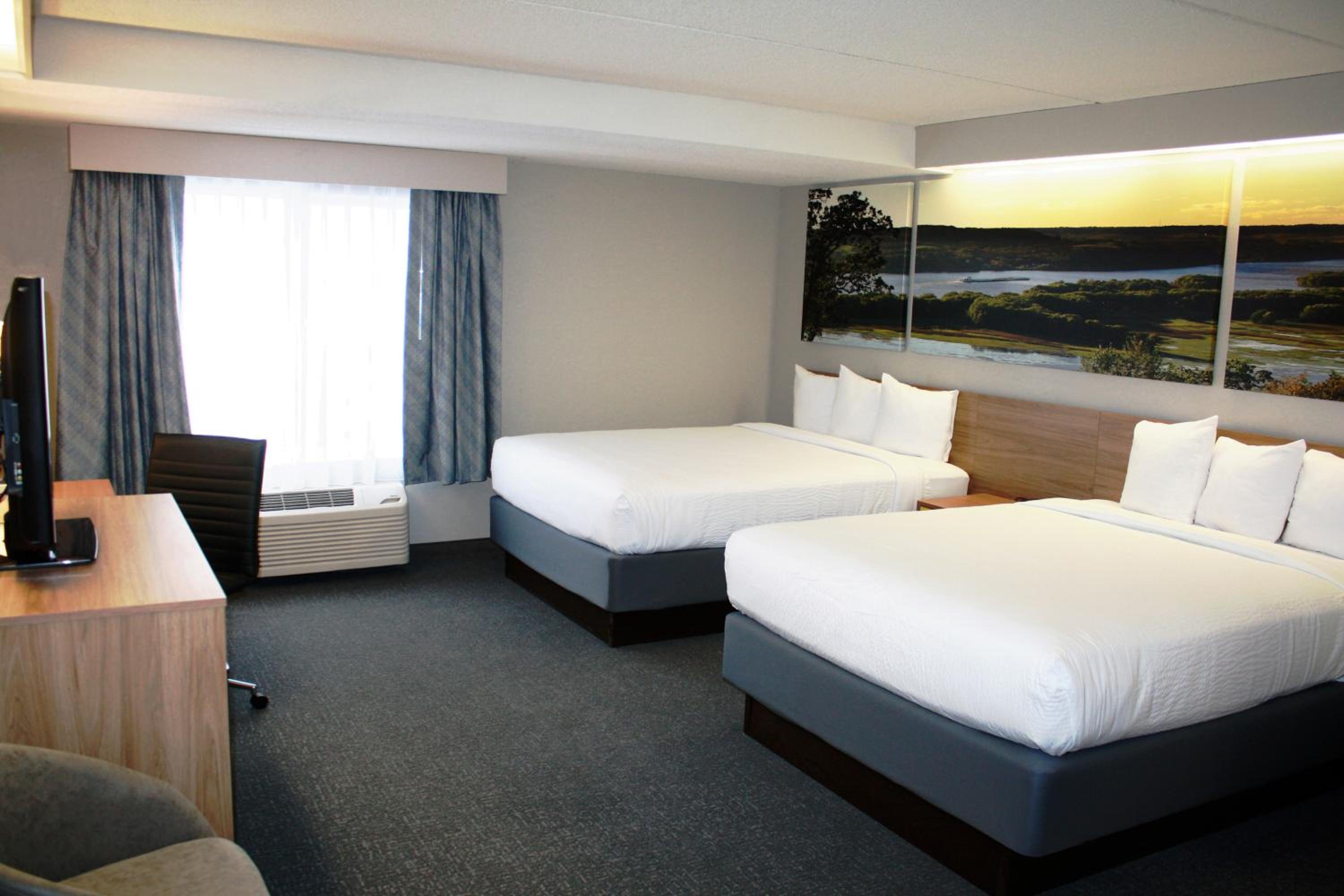 Business Queen Room with Two Queen Beds - Non-Smoking - Photo 2