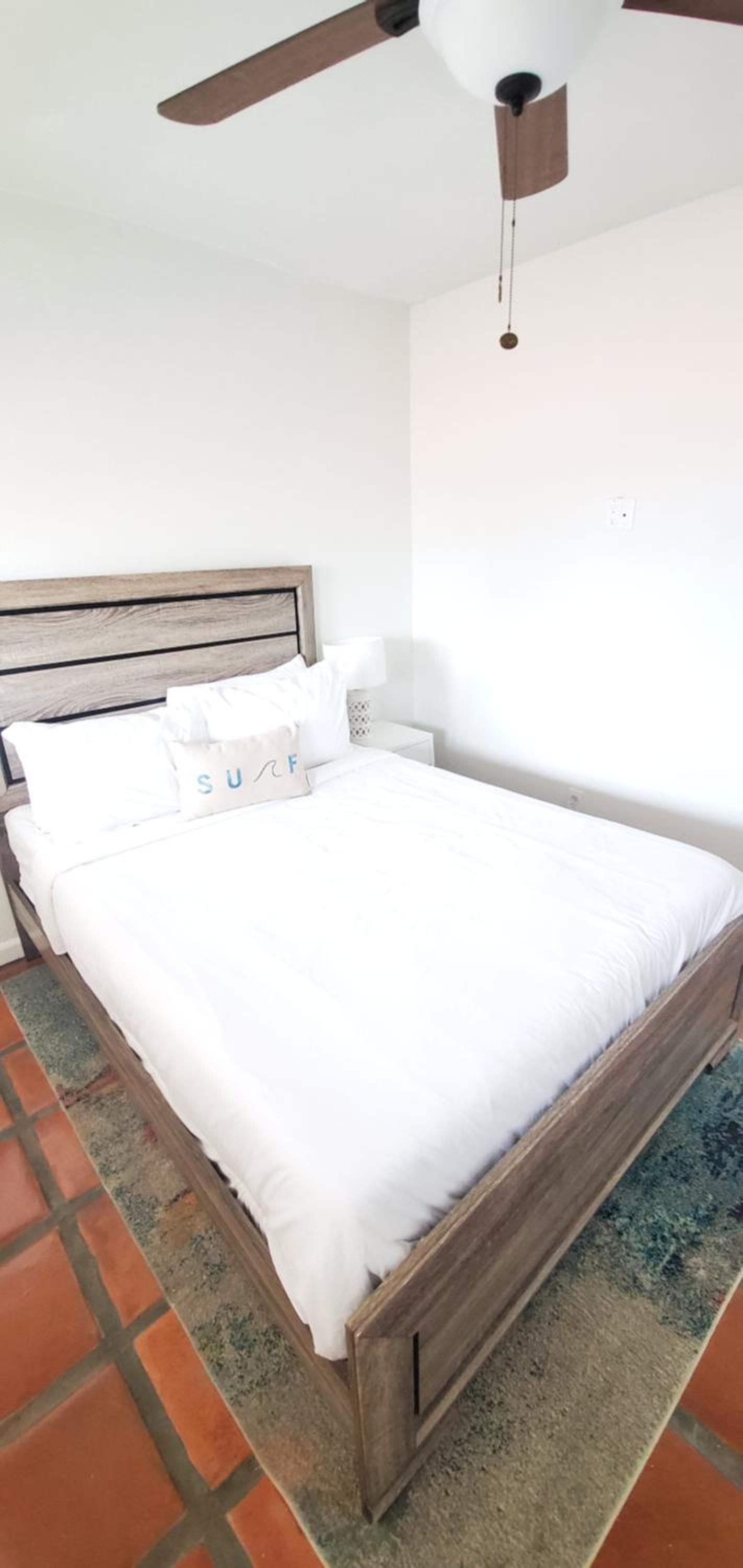 One-Bedroom Apartment with Ocean View - Photo 3