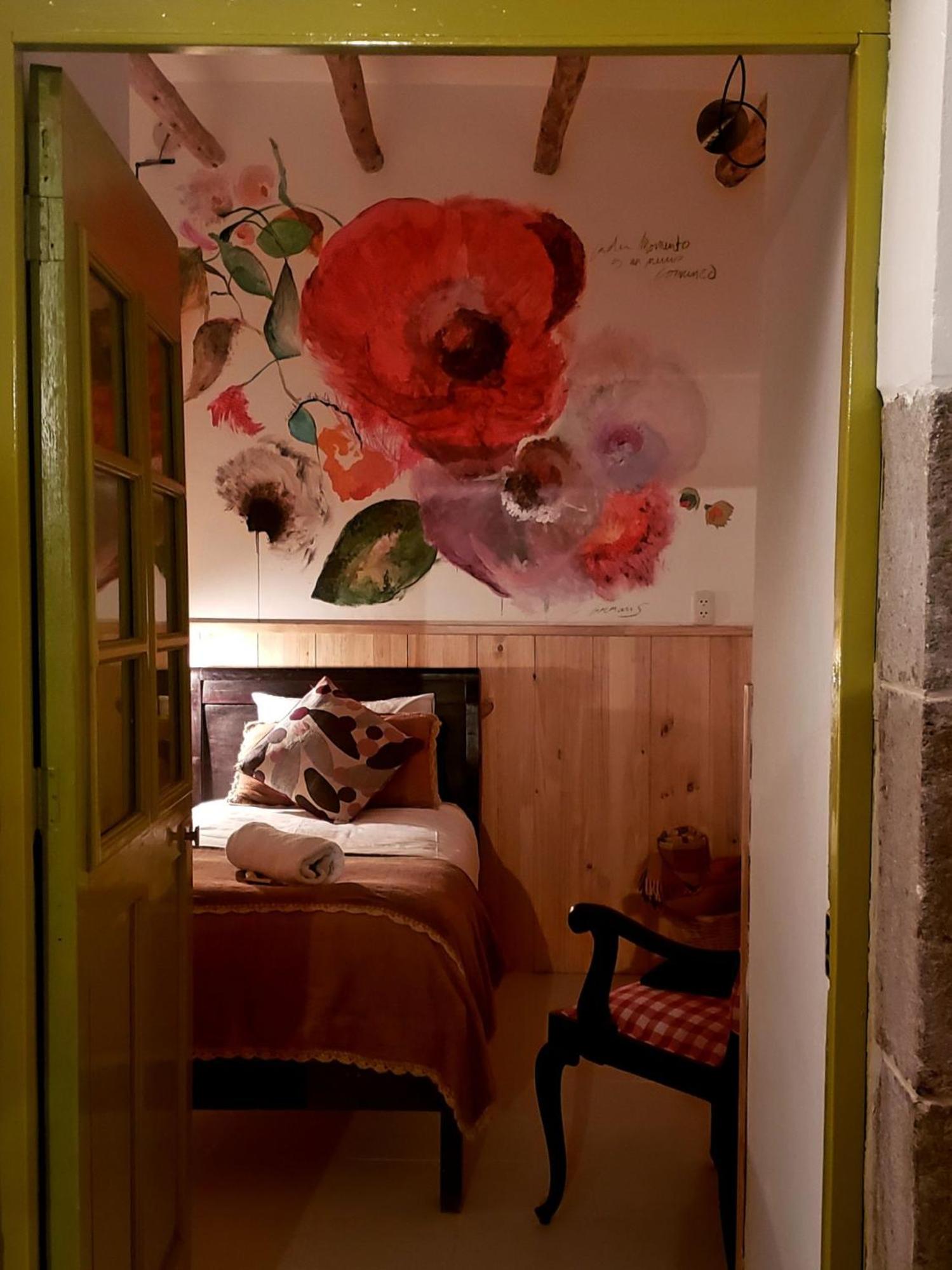 Standard Single Room with Shared Bathroom photo 3